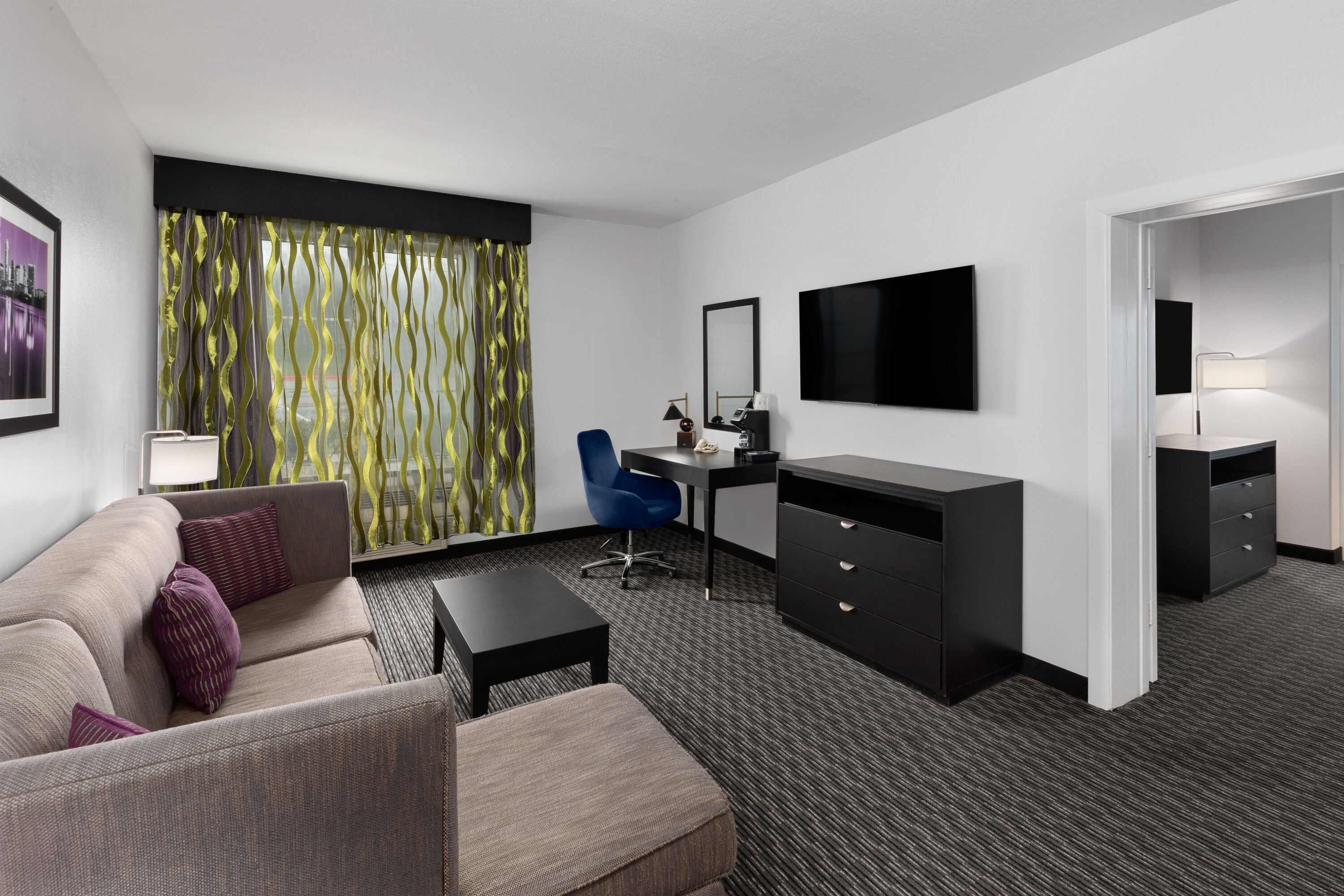 La Quinta Inn & Suites by Wyndham Austin - Cedar Park suite in Cedar Park, Texas