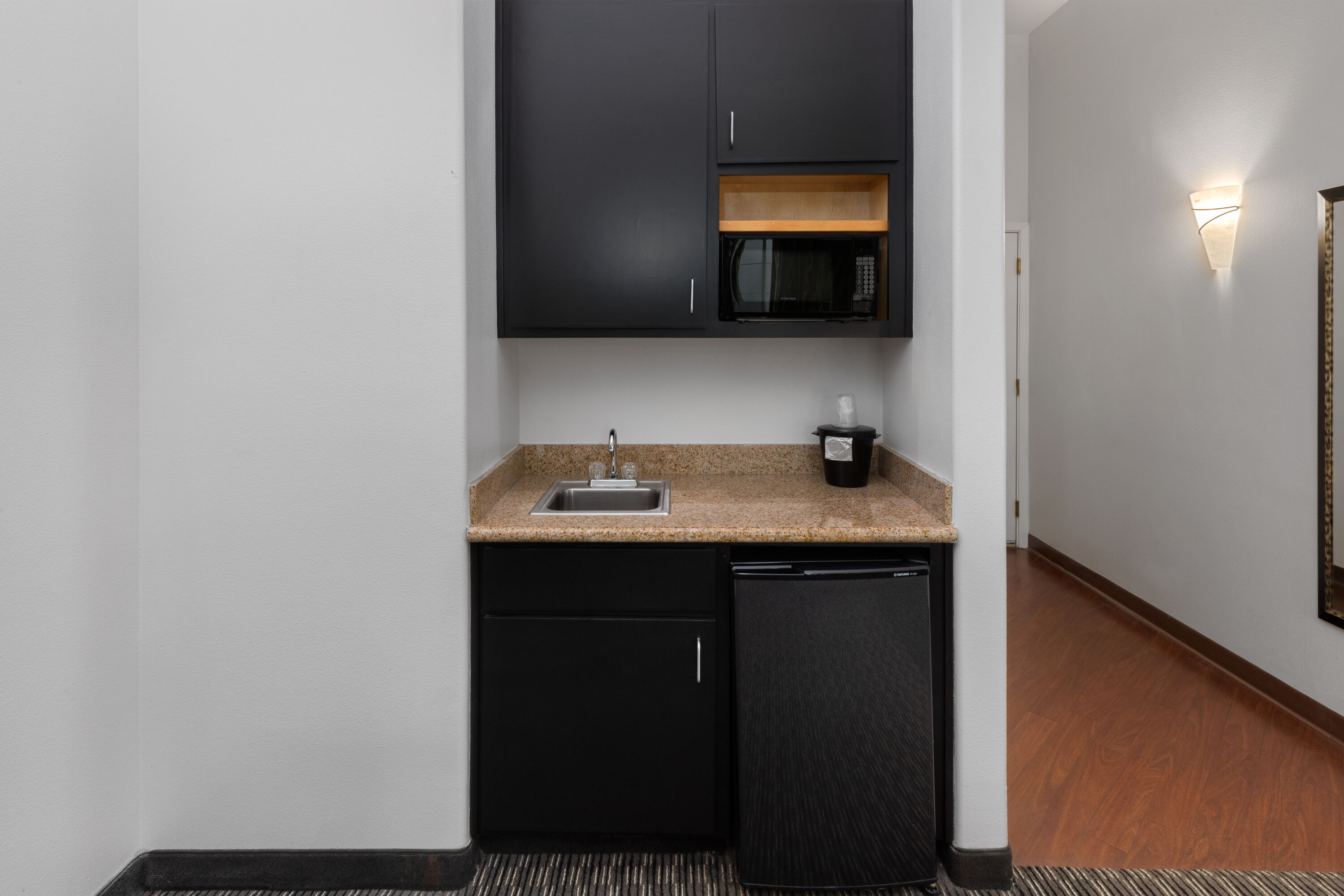 La Quinta Inn & Suites by Wyndham Austin - Cedar Park suite in Cedar Park, Texas