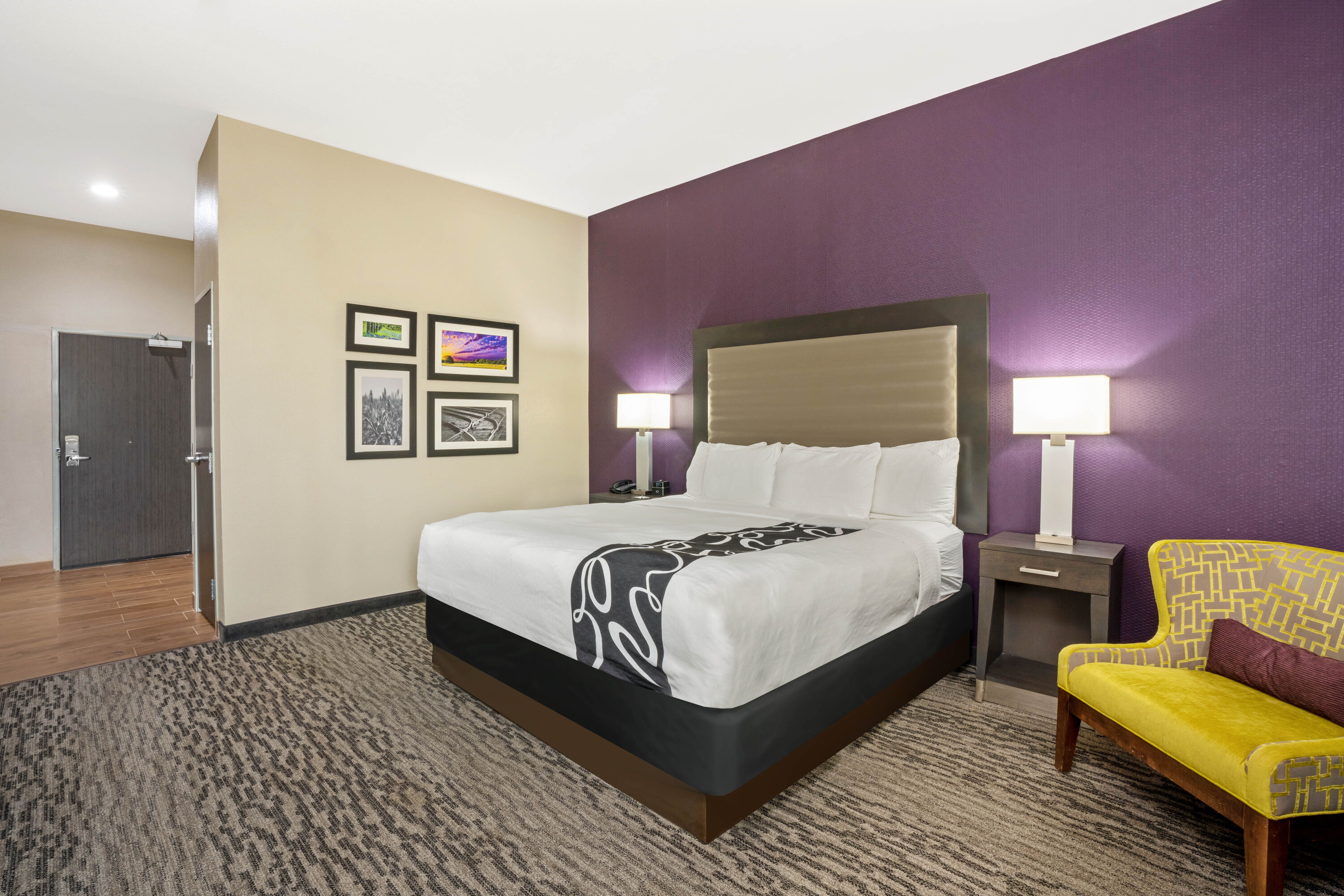 Guest room at the La Quinta Inn & Suites by Wyndham College Station South in College Station, Texas