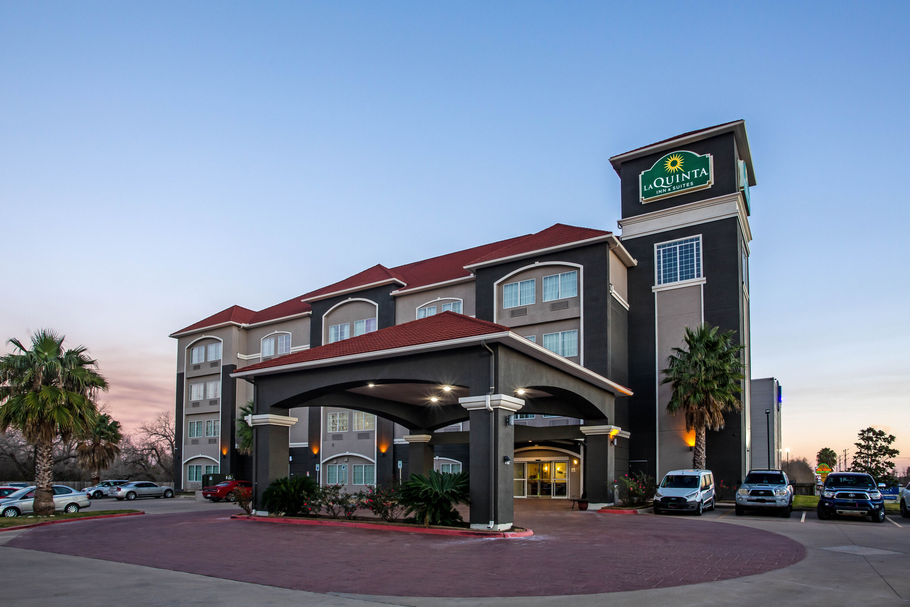 Exterior Dusk Image of La Quinta Inn & Suites by Wyndham Columbus TX hotel in Columbus, Texas