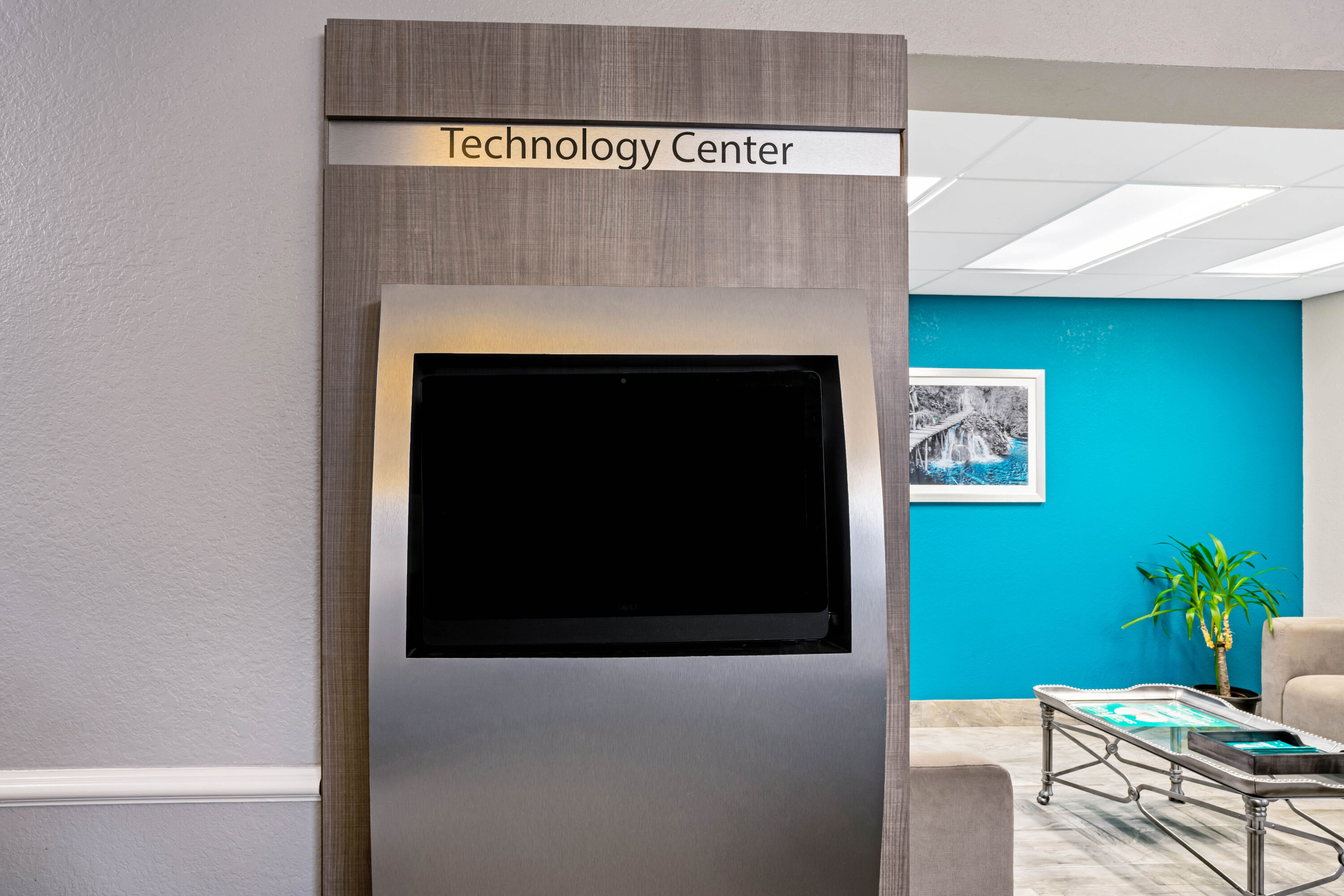 La Quinta Inn & Suites by Wyndham Conroe business center in Conroe, Texas