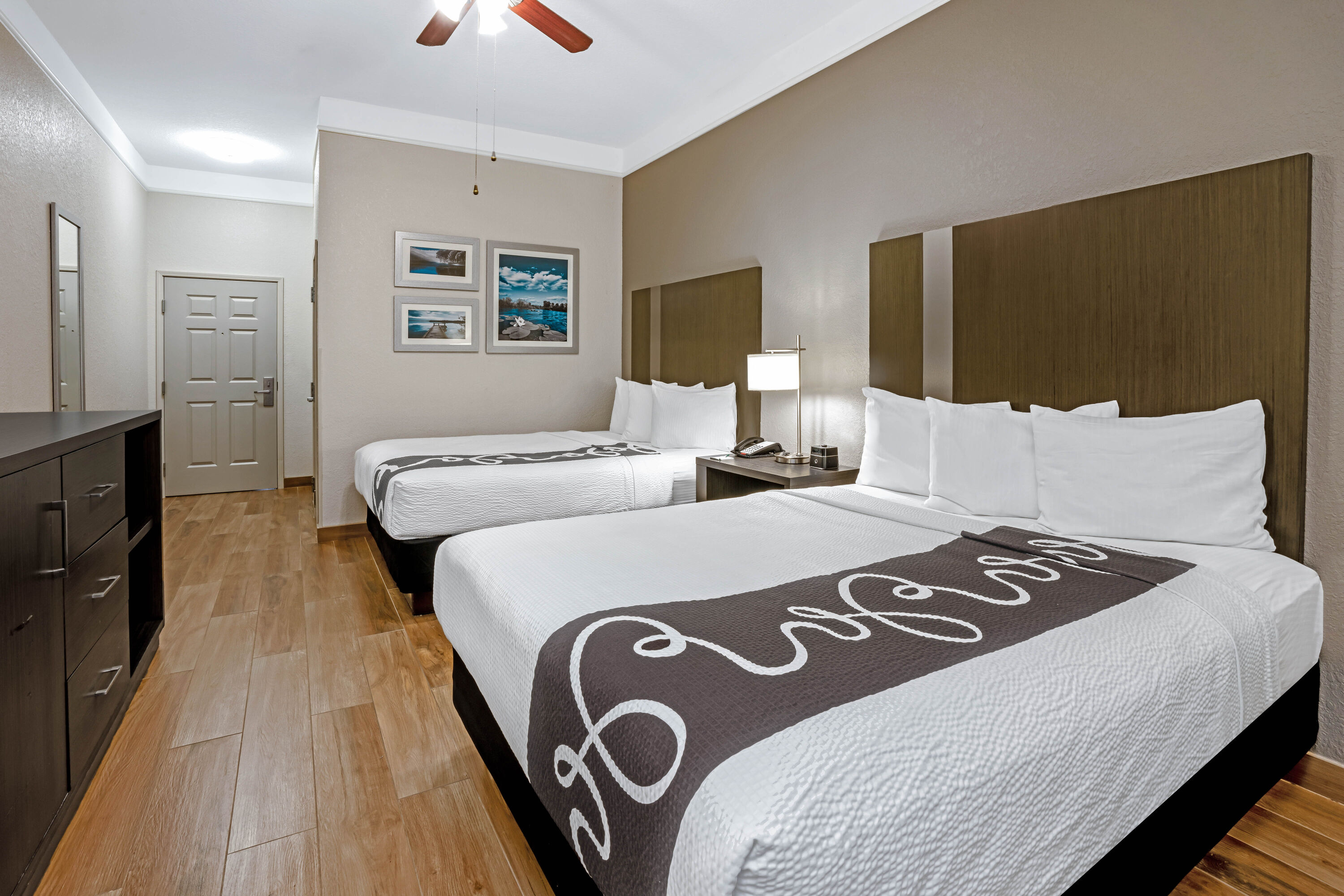 La Quinta Inn Amp Suites By Wyndham Conroe Conroe Tx Hotels
