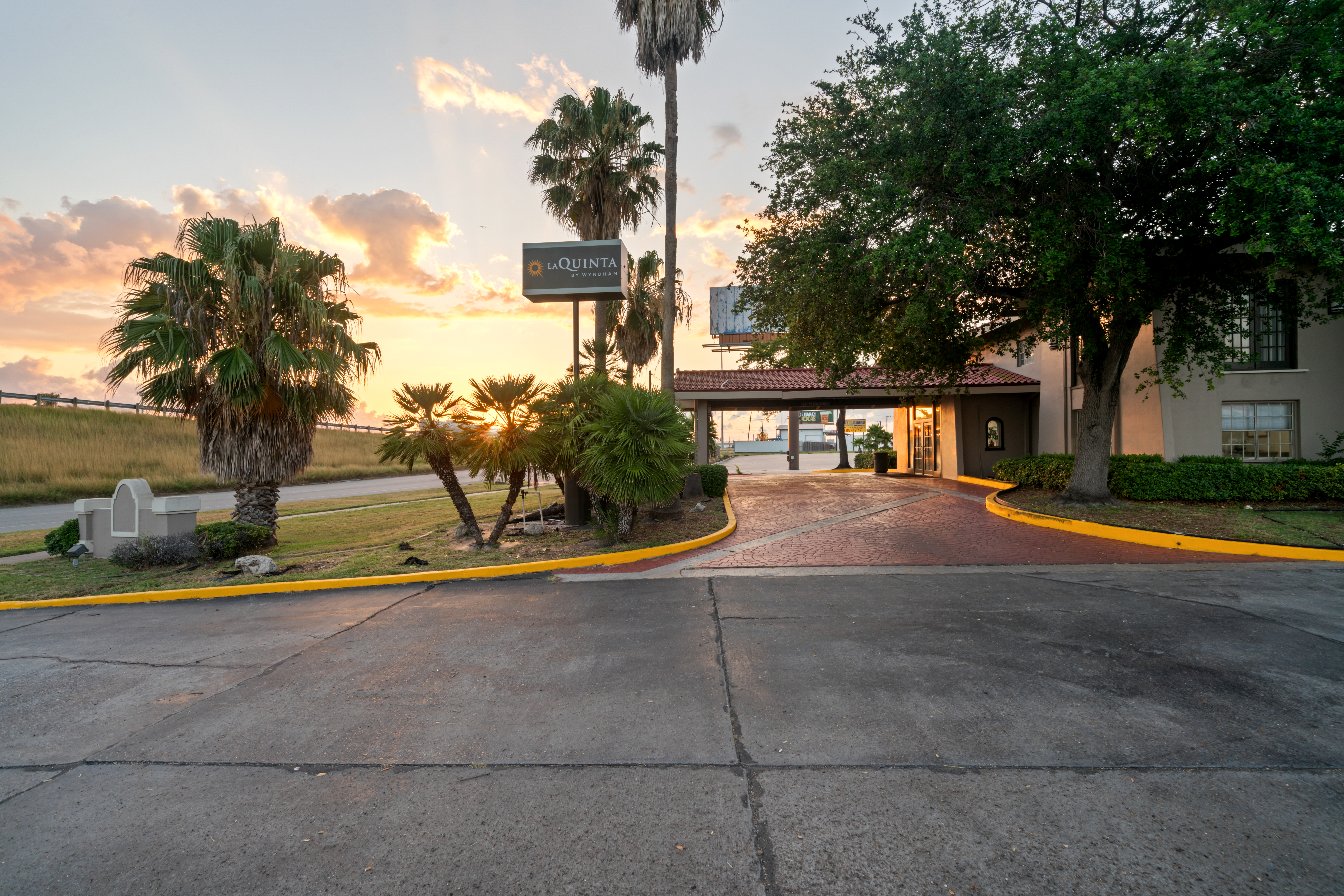 Exterior of La Quinta Inn by Wyndham Corpus Christi North hotel in Corpus Christi, Texas