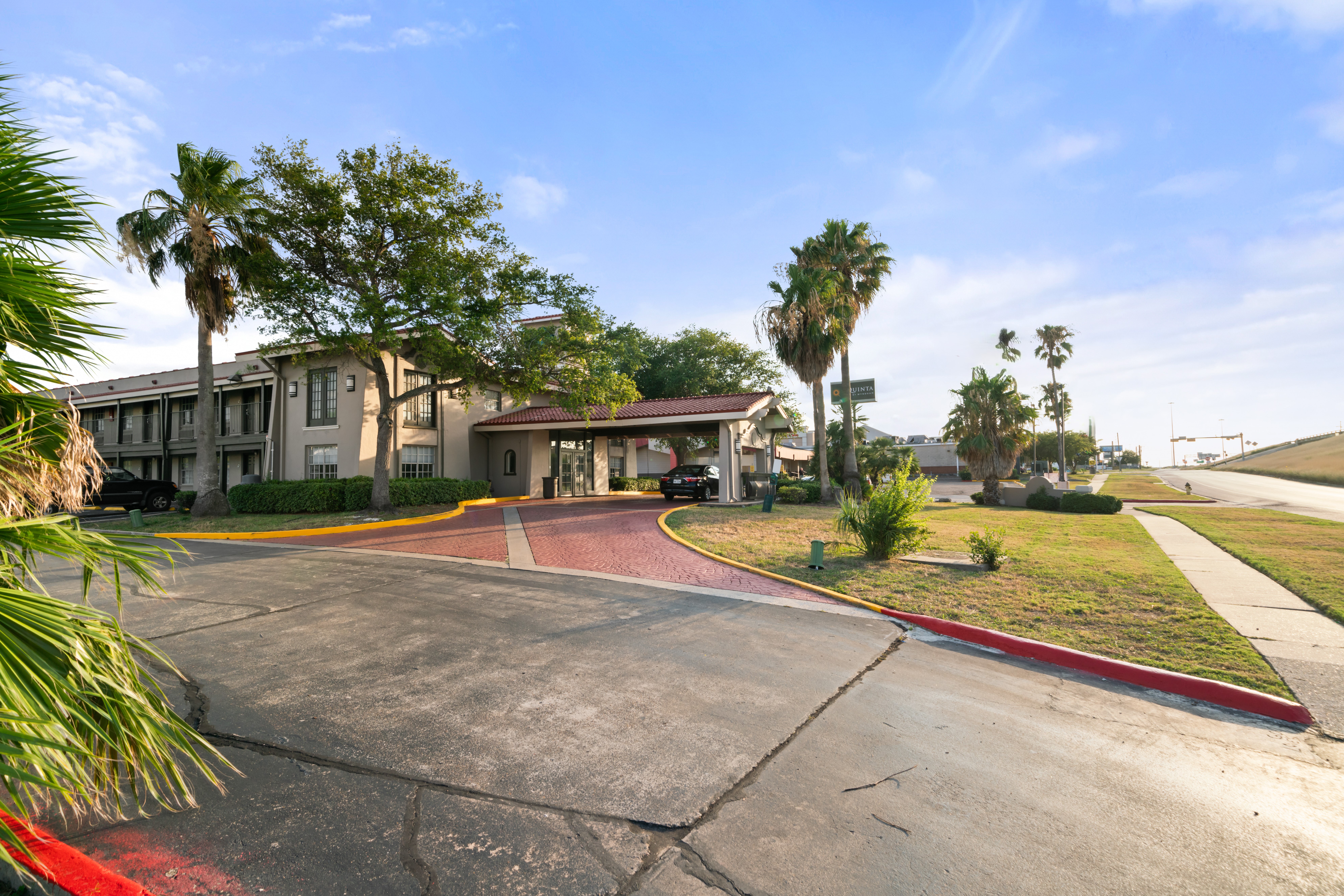 Exterior of La Quinta Inn by Wyndham Corpus Christi North hotel in Corpus Christi, Texas