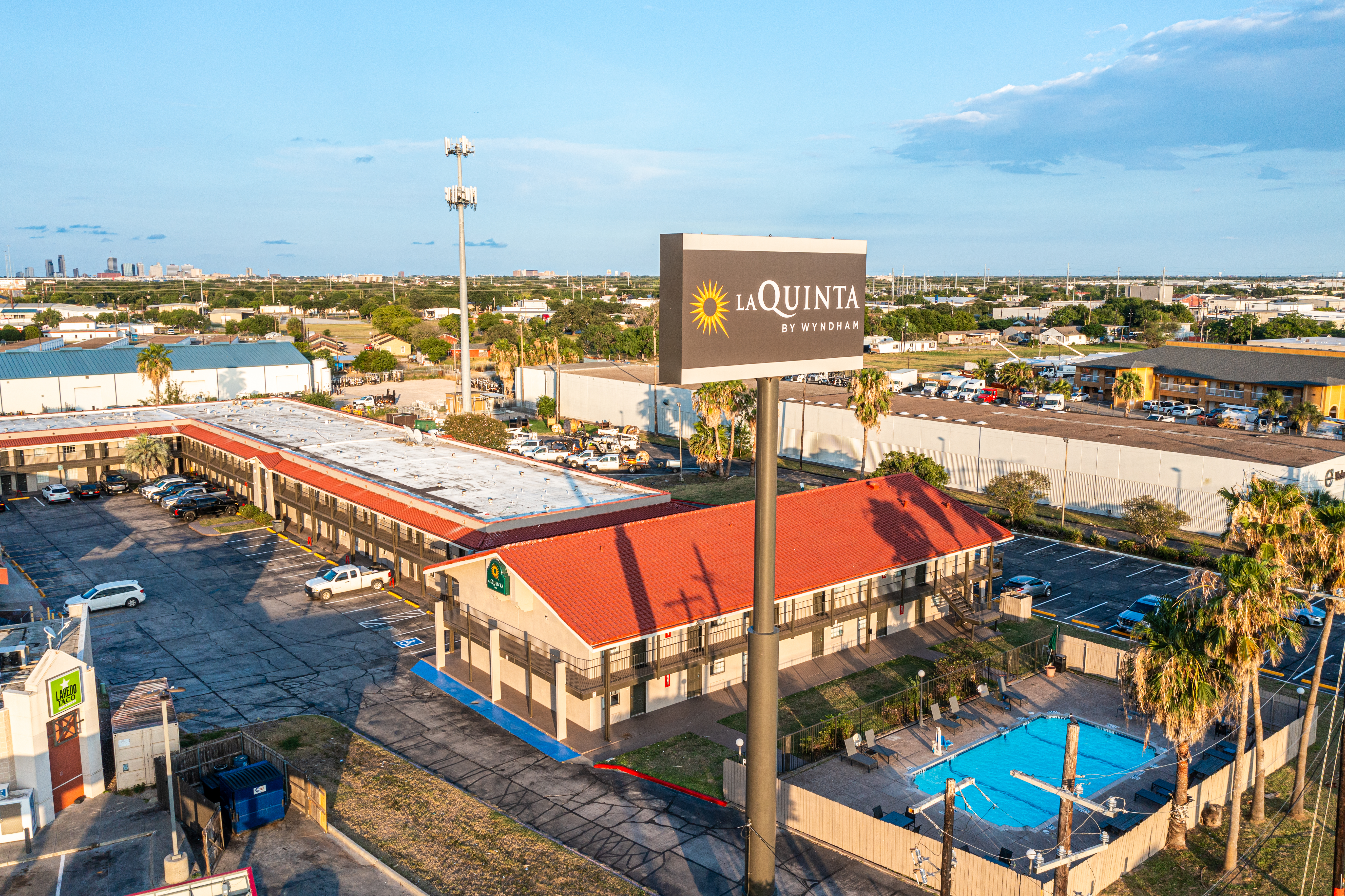 Exterior of La Quinta Inn by Wyndham Corpus Christi North hotel in Corpus Christi, Texas