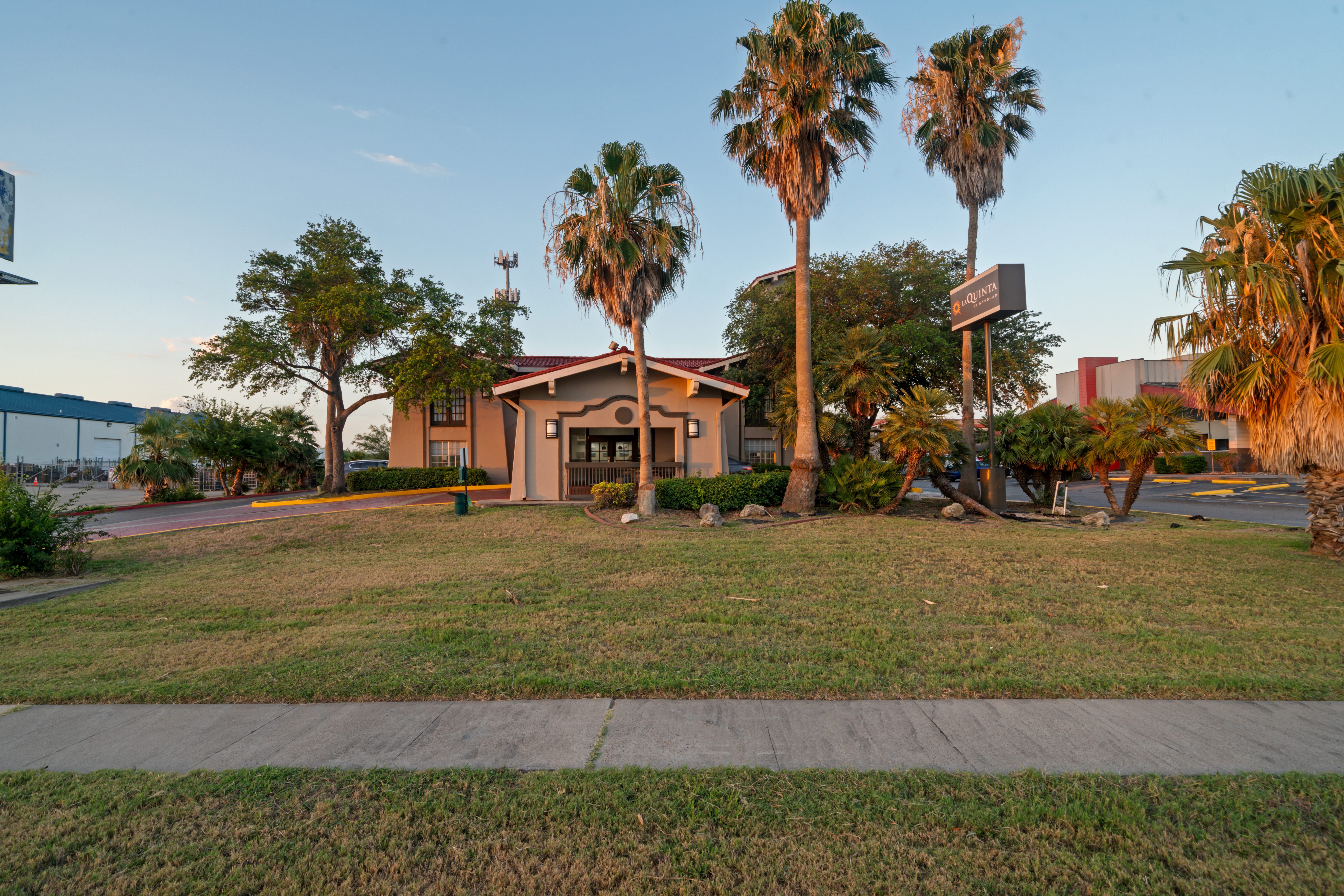 Exterior of La Quinta Inn by Wyndham Corpus Christi North hotel in Corpus Christi, Texas