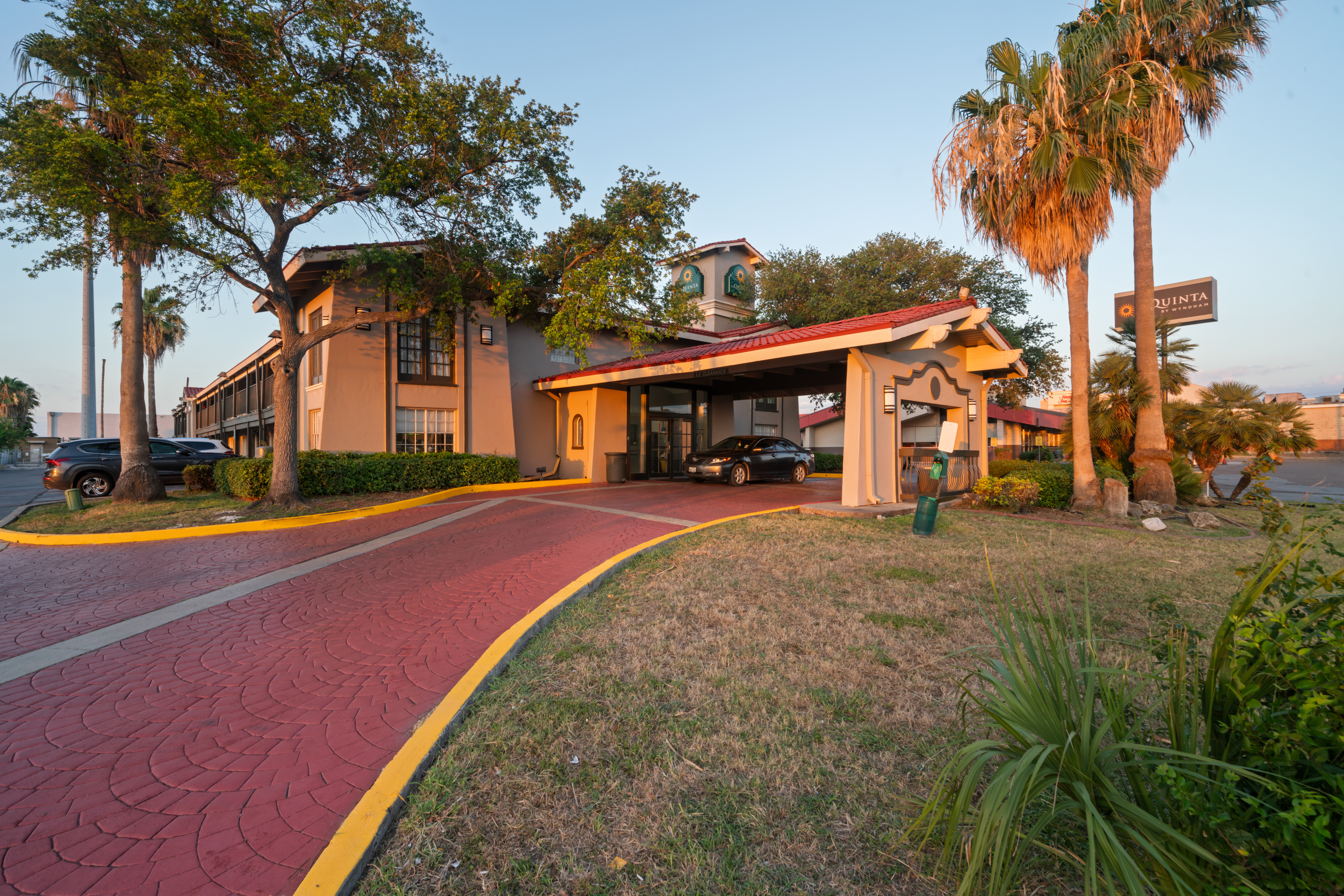 Exterior of La Quinta Inn by Wyndham Corpus Christi North hotel in Corpus Christi, Texas