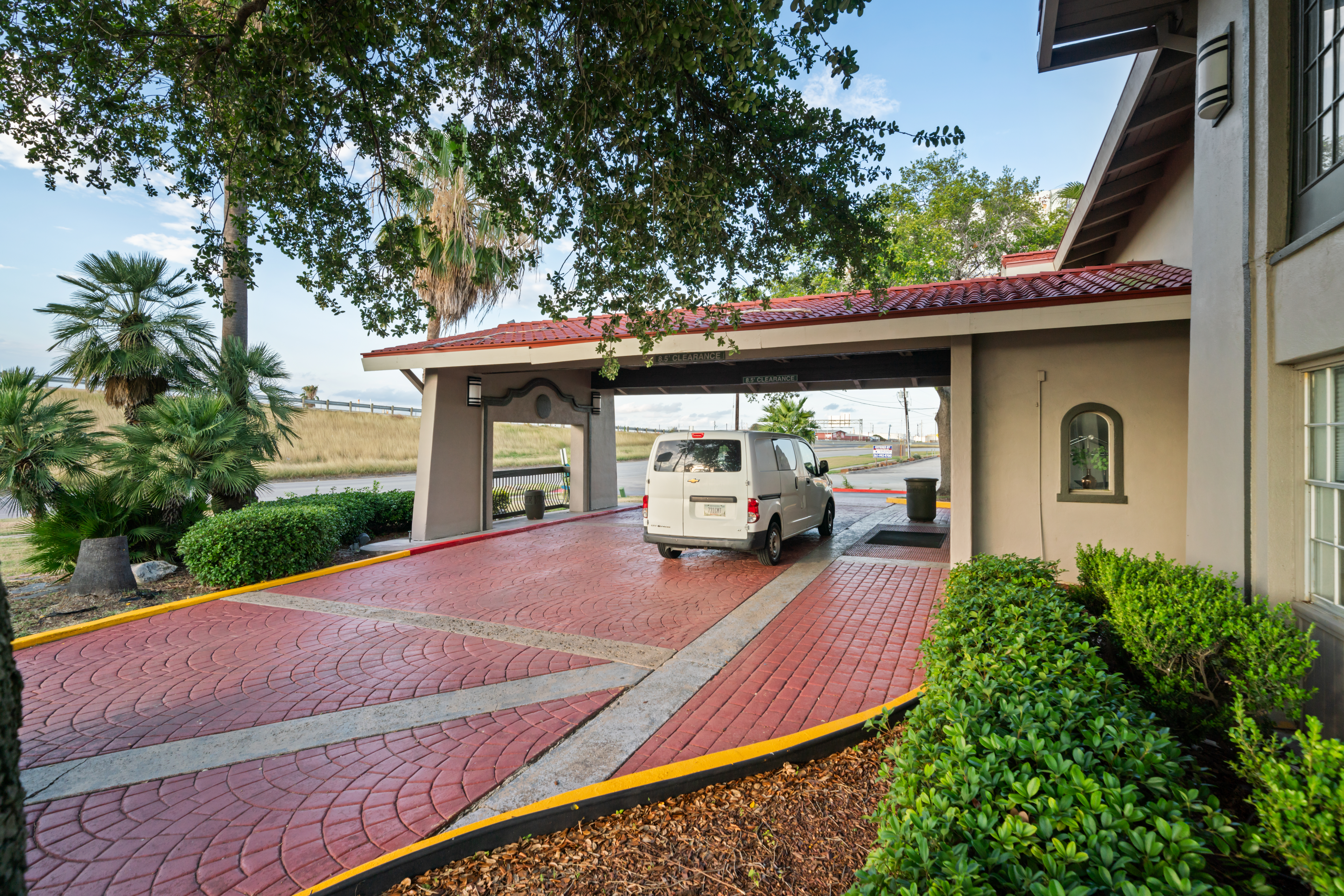Exterior of La Quinta Inn by Wyndham Corpus Christi North hotel in Corpus Christi, Texas