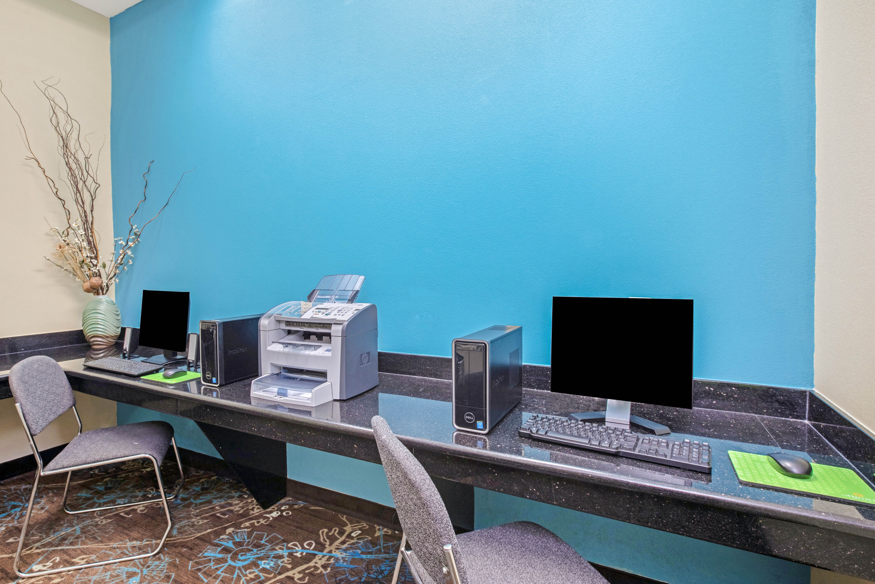 La Quinta Inn & Suites by Wyndham Corpus Christi Airport business center in Corpus Christi, Texas