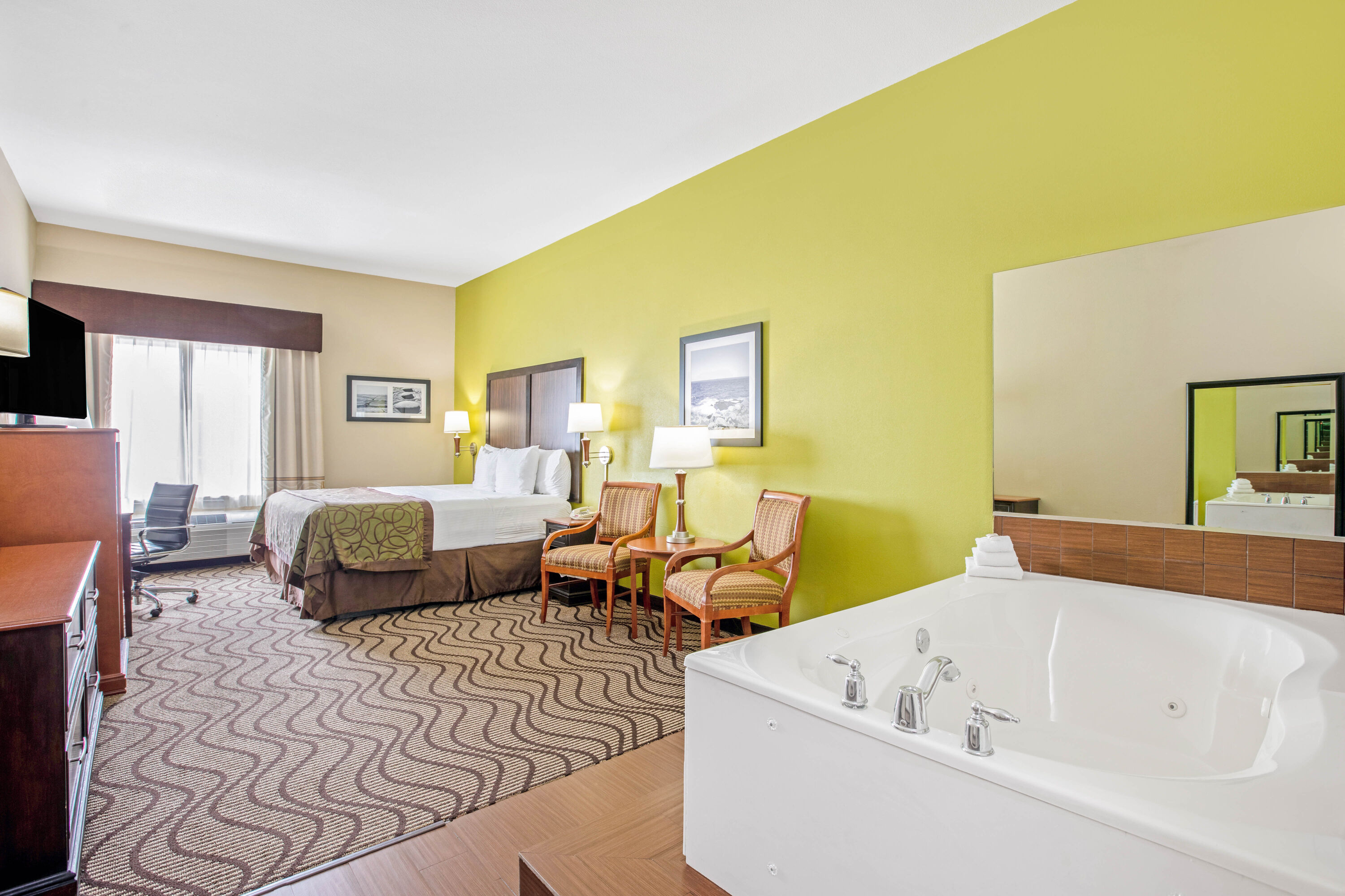 La Quinta Inn & Suites by Wyndham Corpus Christi Airport suite in Corpus Christi, Texas
