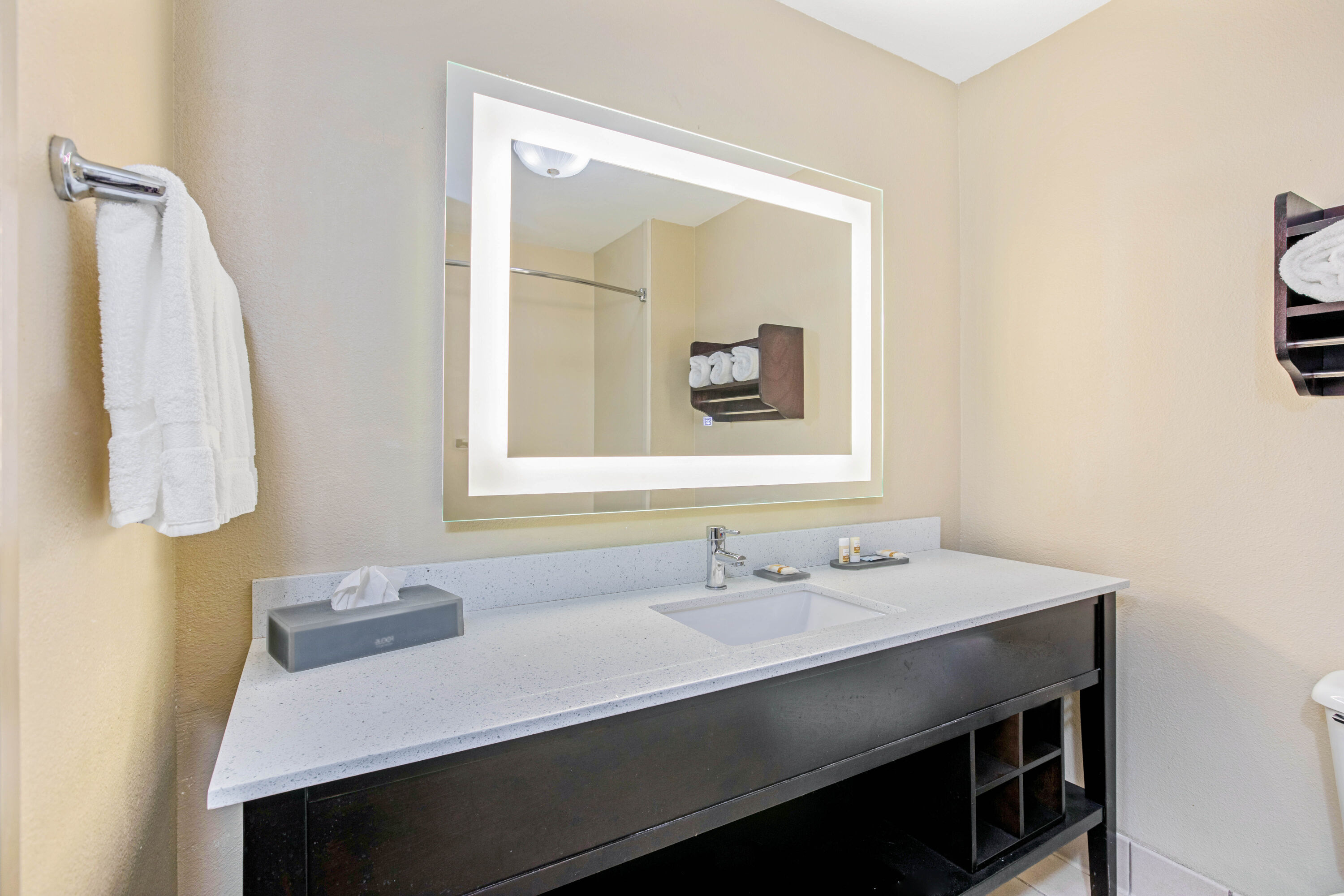 Guest room bath at the La Quinta Inn & Suites by Wyndham Corpus Christi Northwest in Corpus Christi, Texas