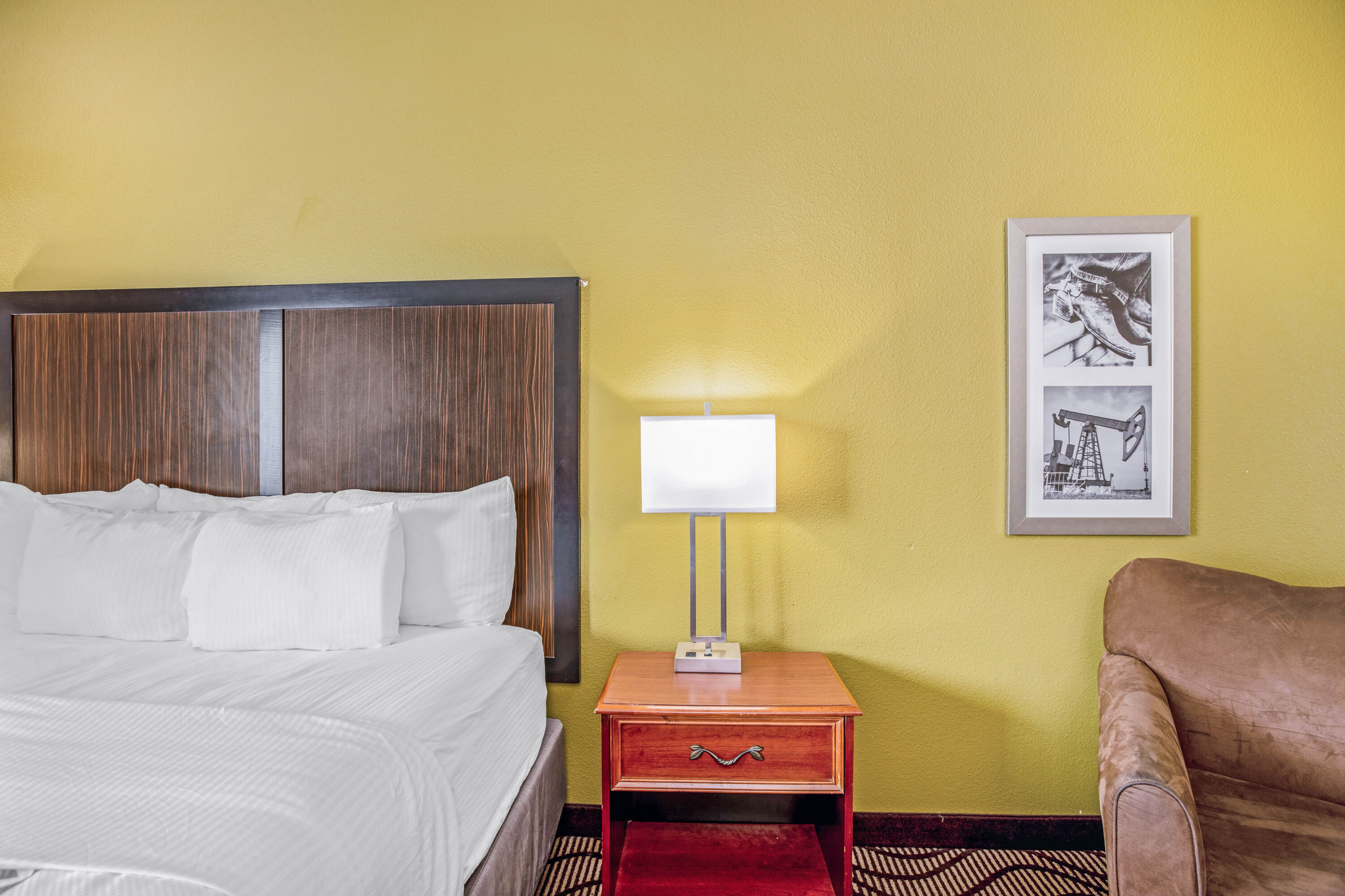 Guest room feature at the La Quinta Inn & Suites by Wyndham Corpus Christi Northwest in Corpus Christi, Texas
