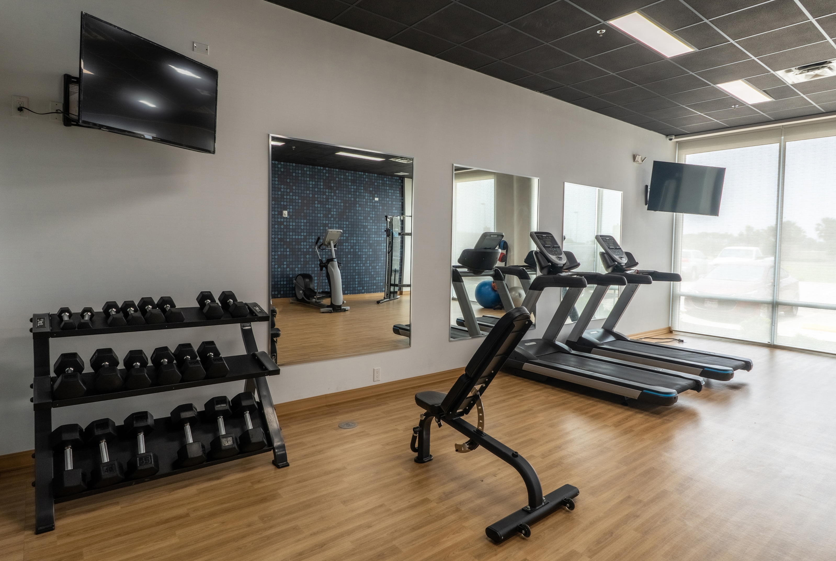 Fitness room at La Quinta Inn & Suites by Wyndham Corpus Christi Southeast in Corpus Christi, Texas