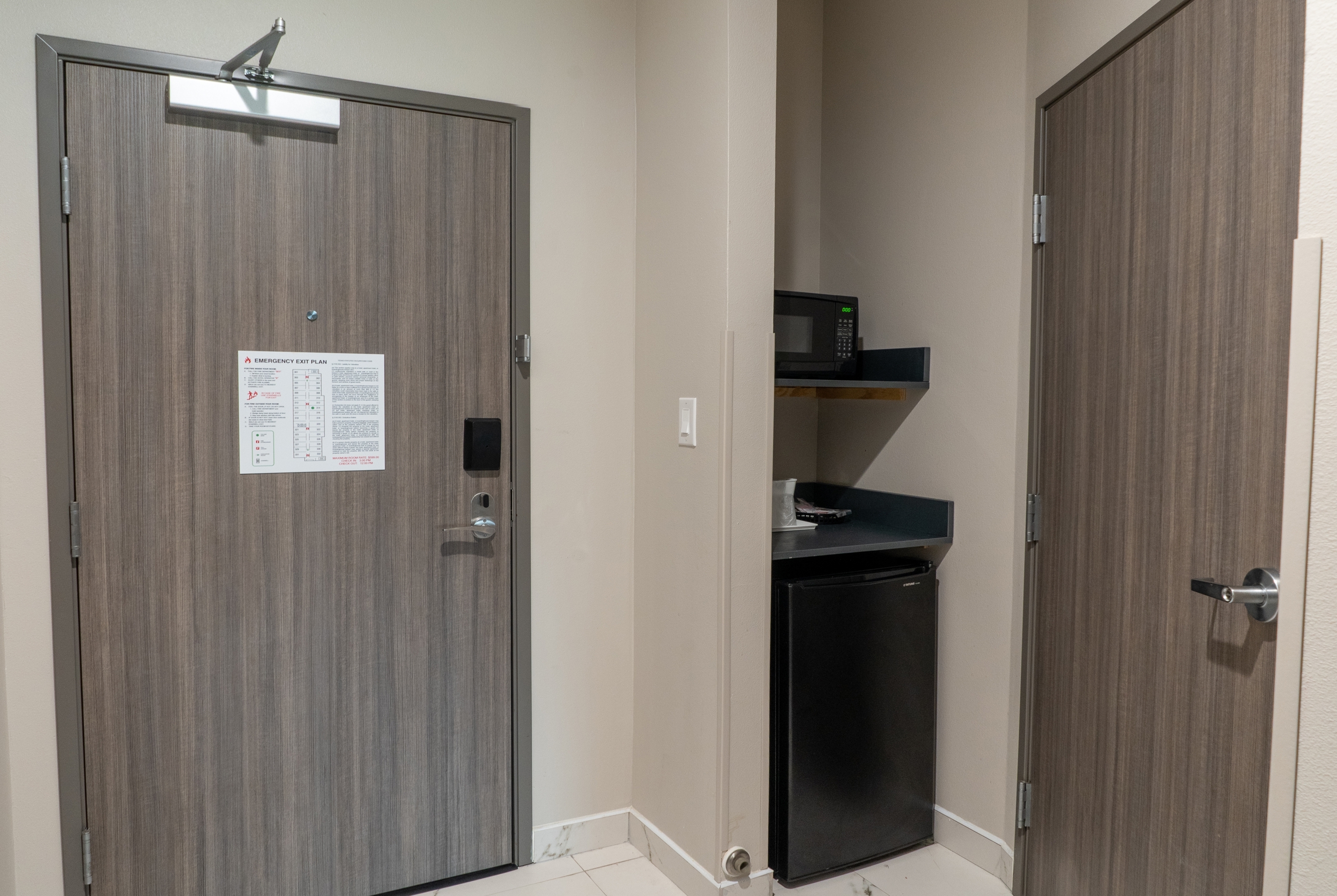 Guest room feature at the La Quinta Inn & Suites by Wyndham Corpus Christi Southeast in Corpus Christi, Texas