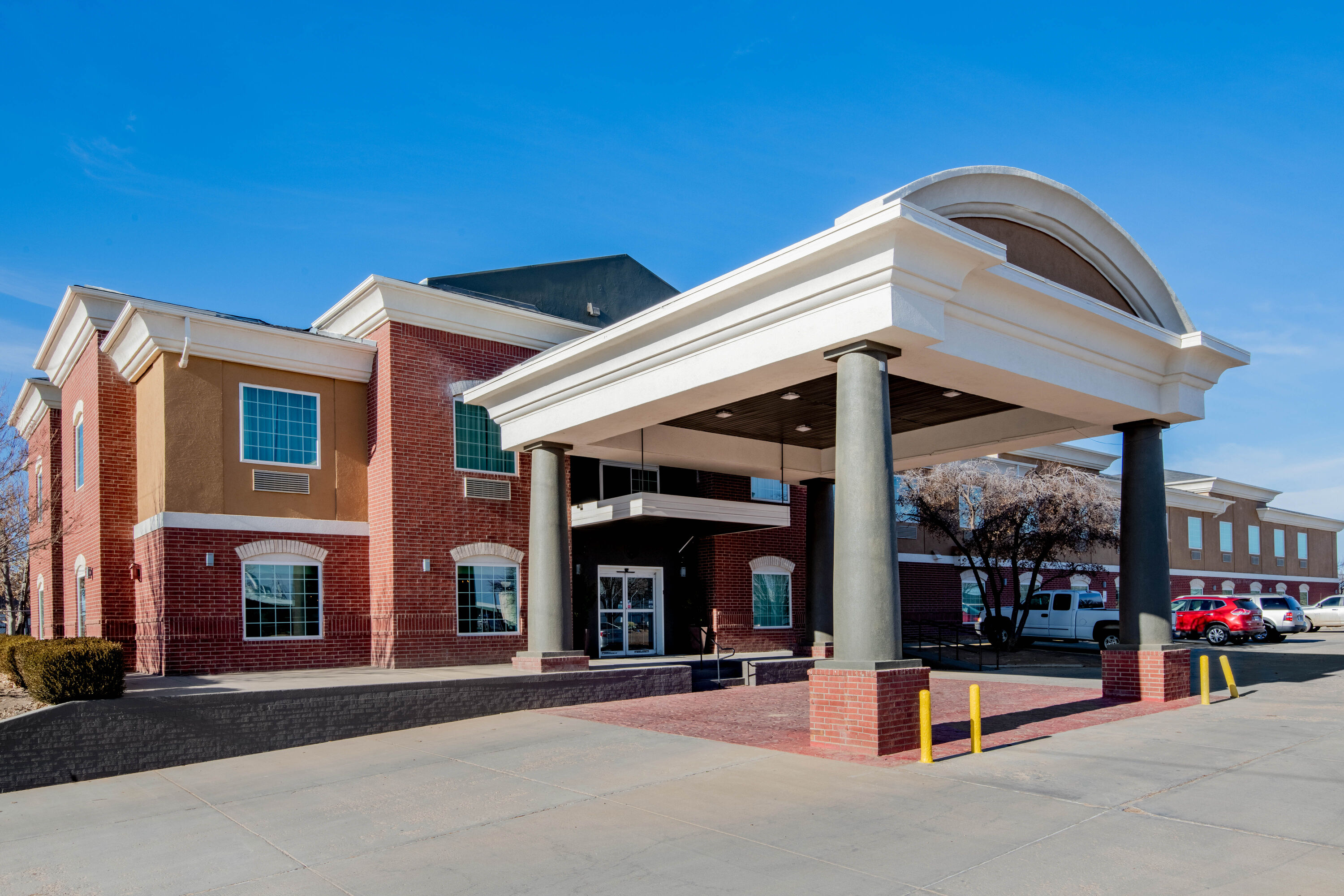 Exterior Day Image of La Quinta Inn & Suites by Wyndham Dalhart hotel in Dalhart, Texas