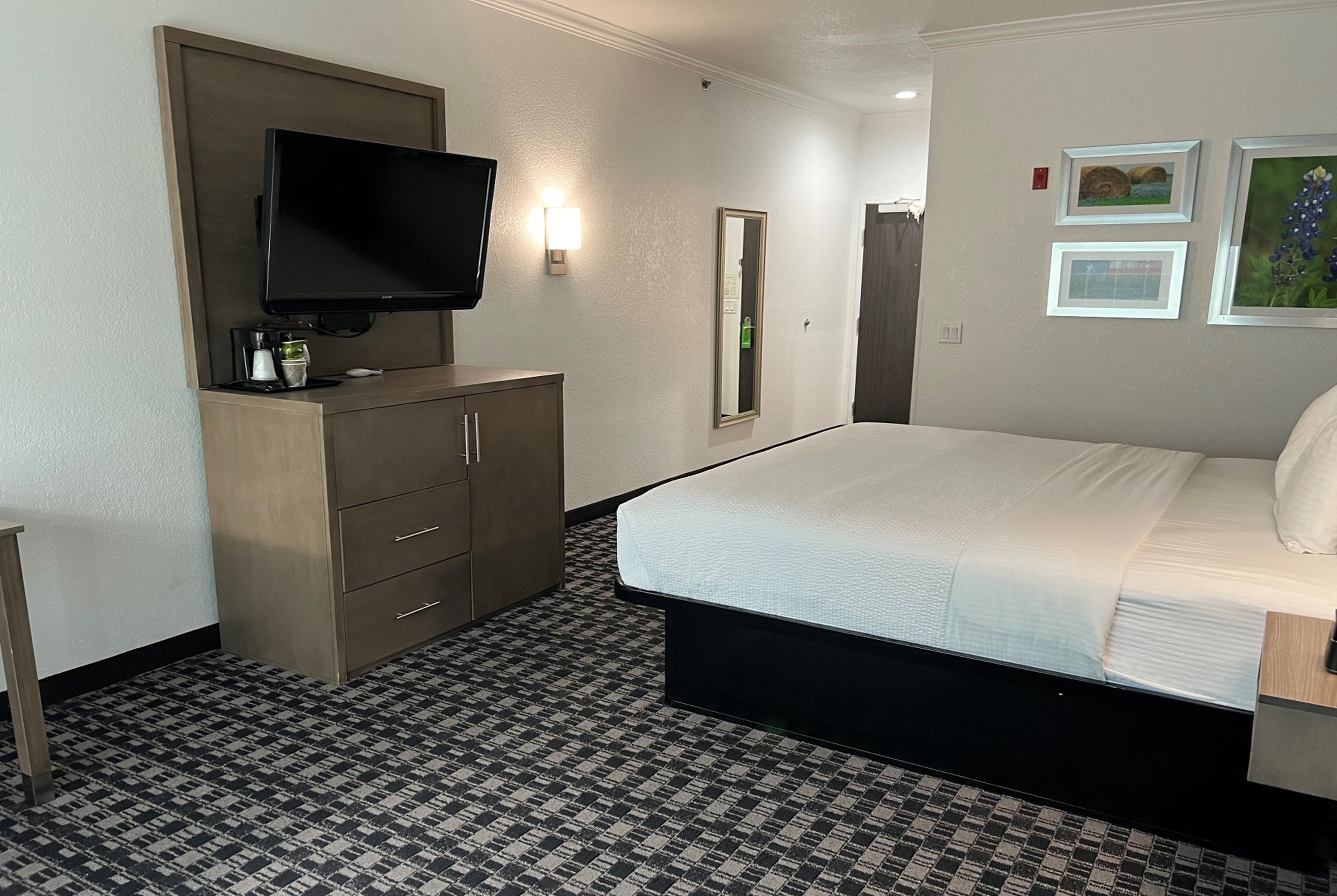 Guest room at the La Quinta Inn & Suites by Wyndham Dalhart in Dalhart, Texas