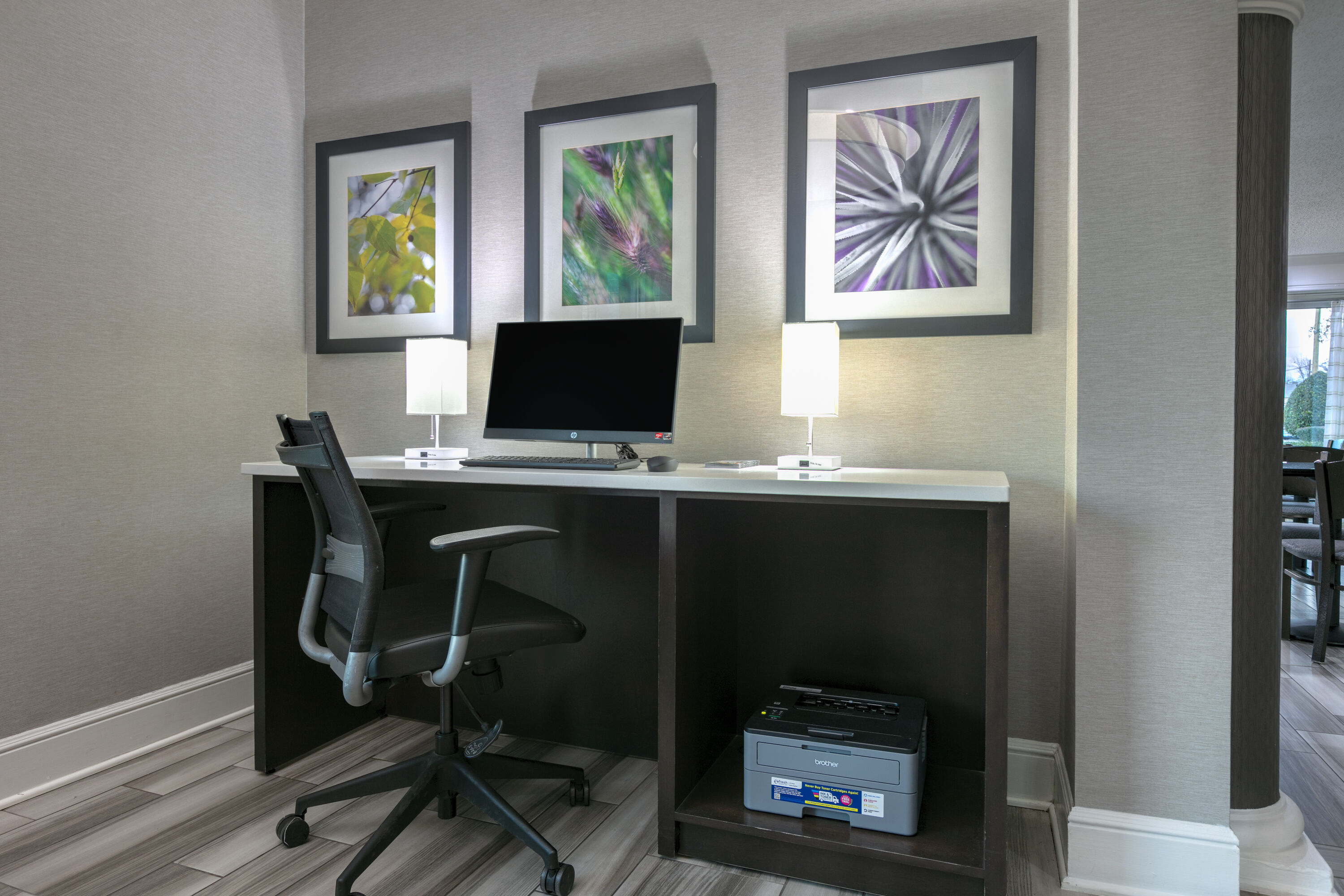 La Quinta Inn by Wyndham Dallas Uptown business center in Dallas, Texas