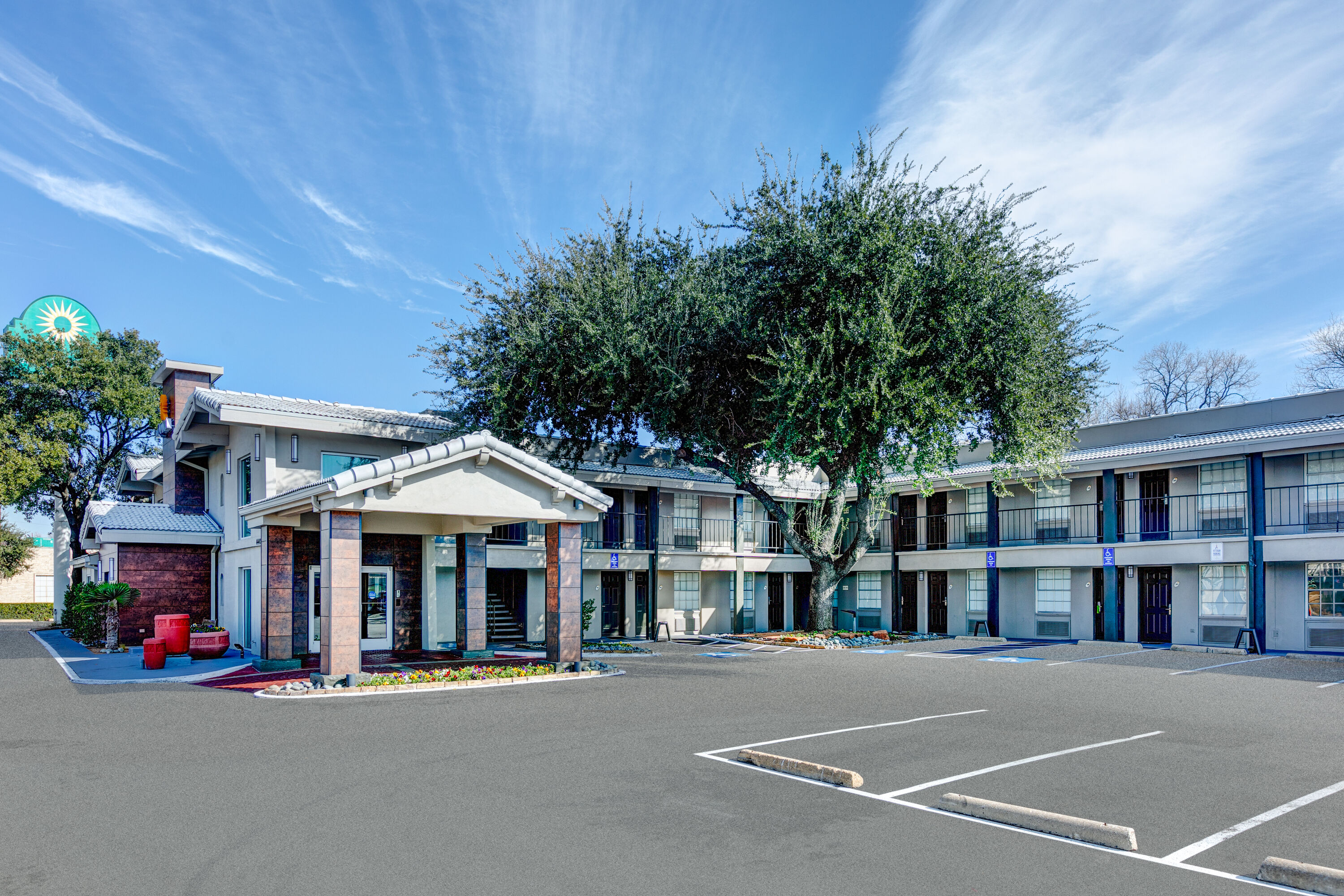Exterior Day Image of La Quinta Inn by Wyndham Dallas Uptown hotel in Dallas, Texas