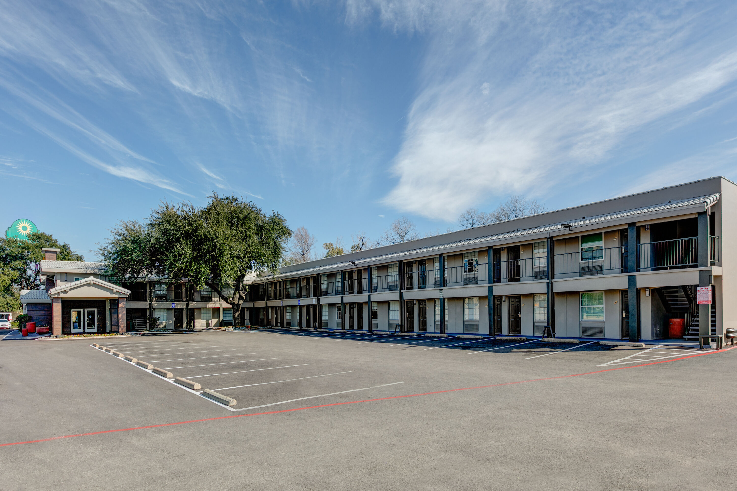 Exterior Day Image of La Quinta Inn by Wyndham Dallas Uptown hotel in Dallas, Texas