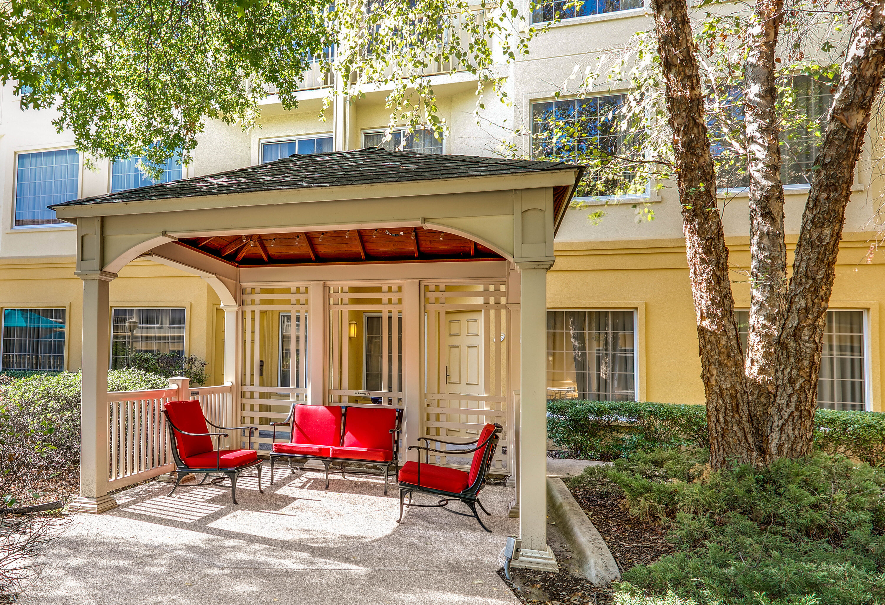 Gazebo at La Quinta Inn & Suites by Wyndham Dallas - Addison Galleria in Dallas, Texas