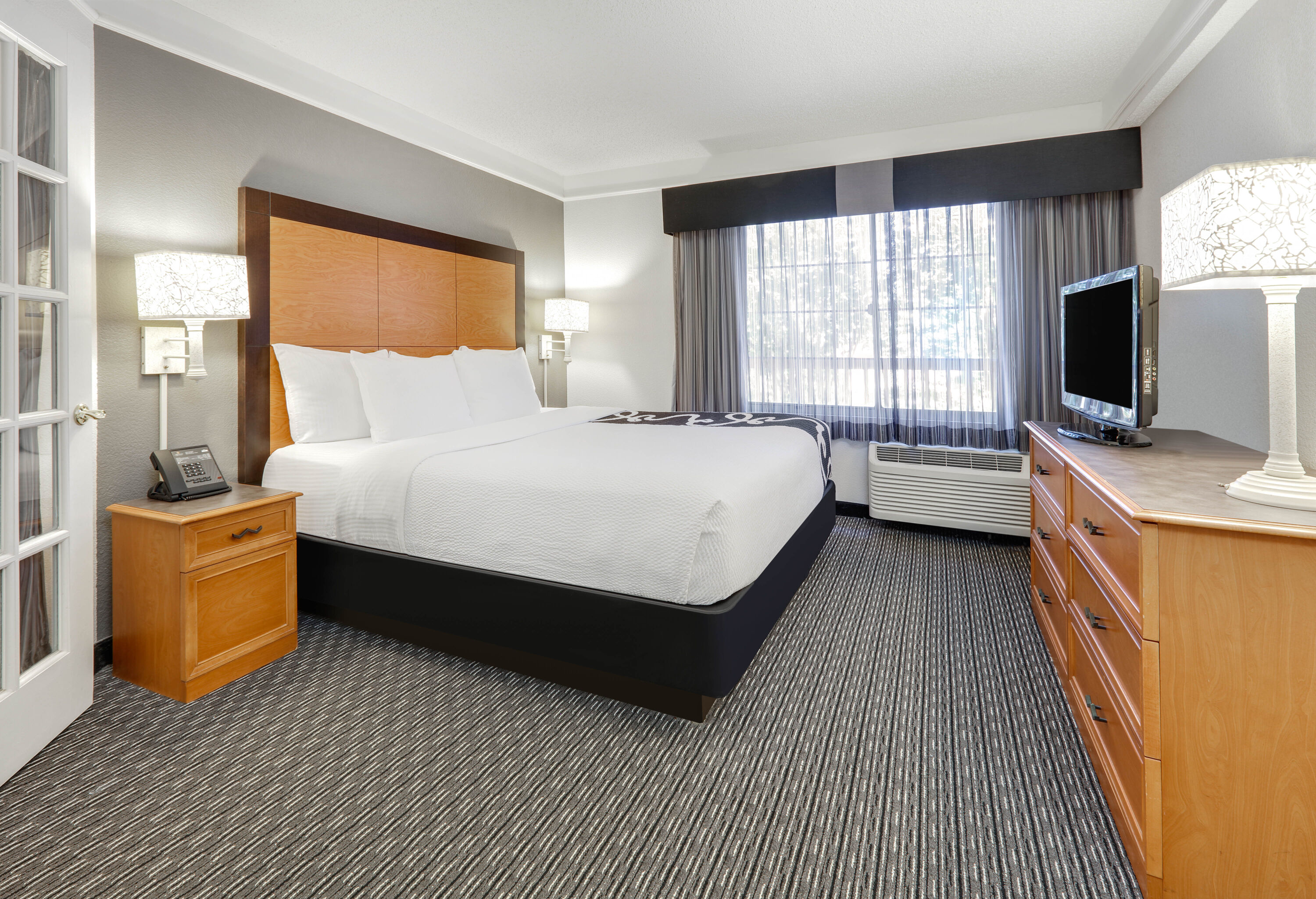 La Quinta Inn & Suites by Wyndham Dallas - Addison Galleria suite in Dallas, Texas