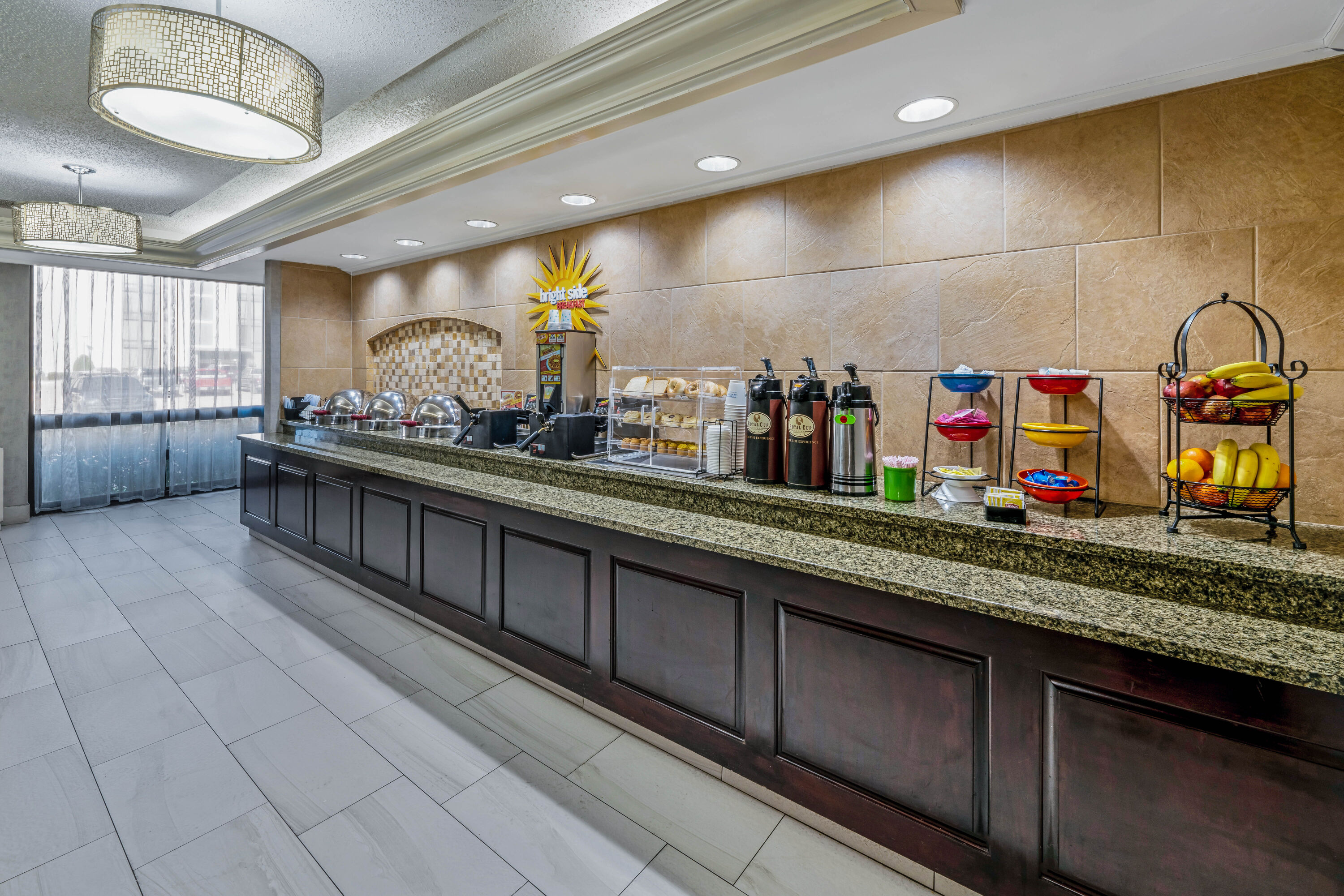 La Quinta Inn & Suites by Wyndham Dallas I-35 Walnut Hill Ln | Dallas