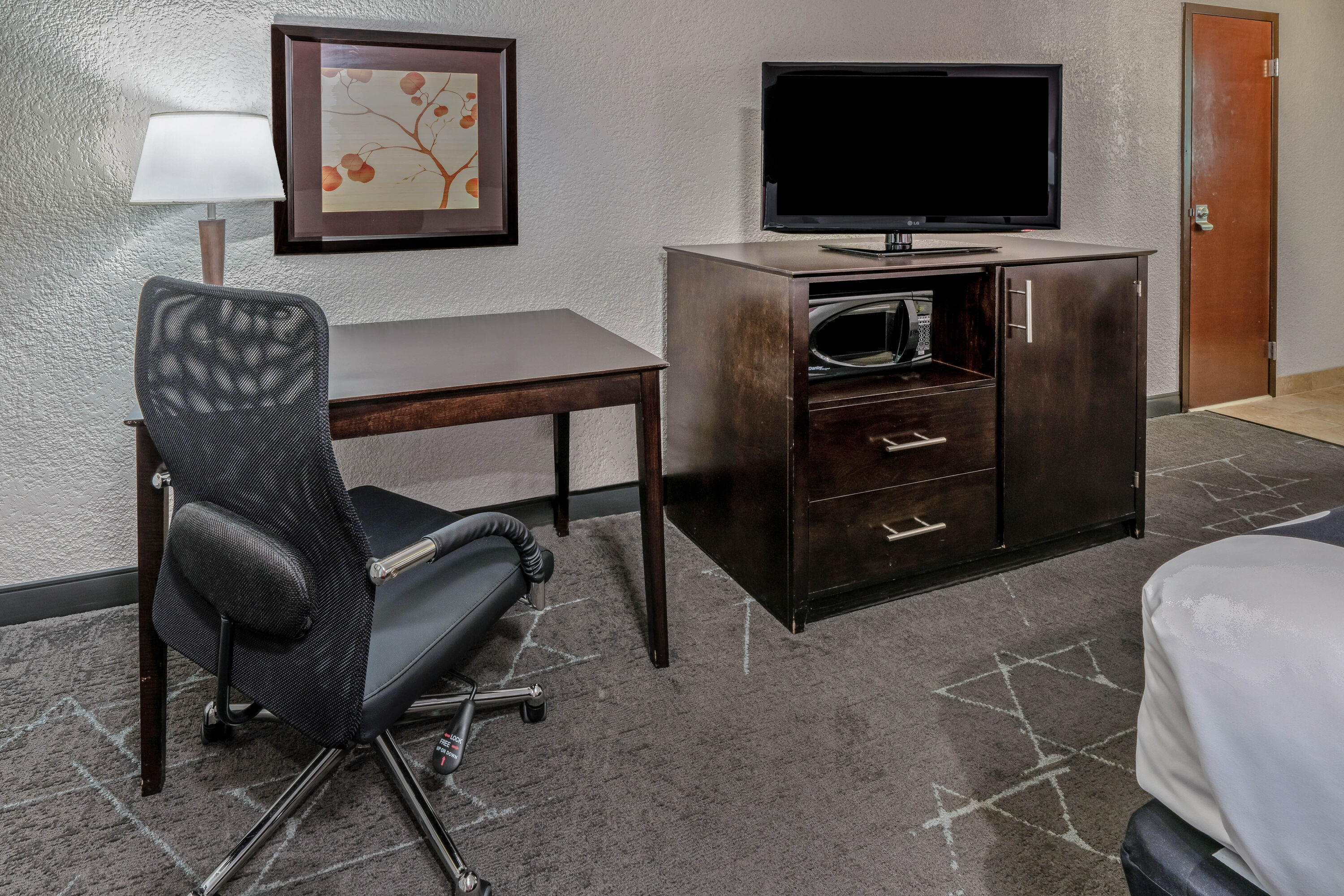 Guest room feature at the La Quinta Inn & Suites by Wyndham Dallas I-35 Walnut Hill Ln in Dallas, Texas