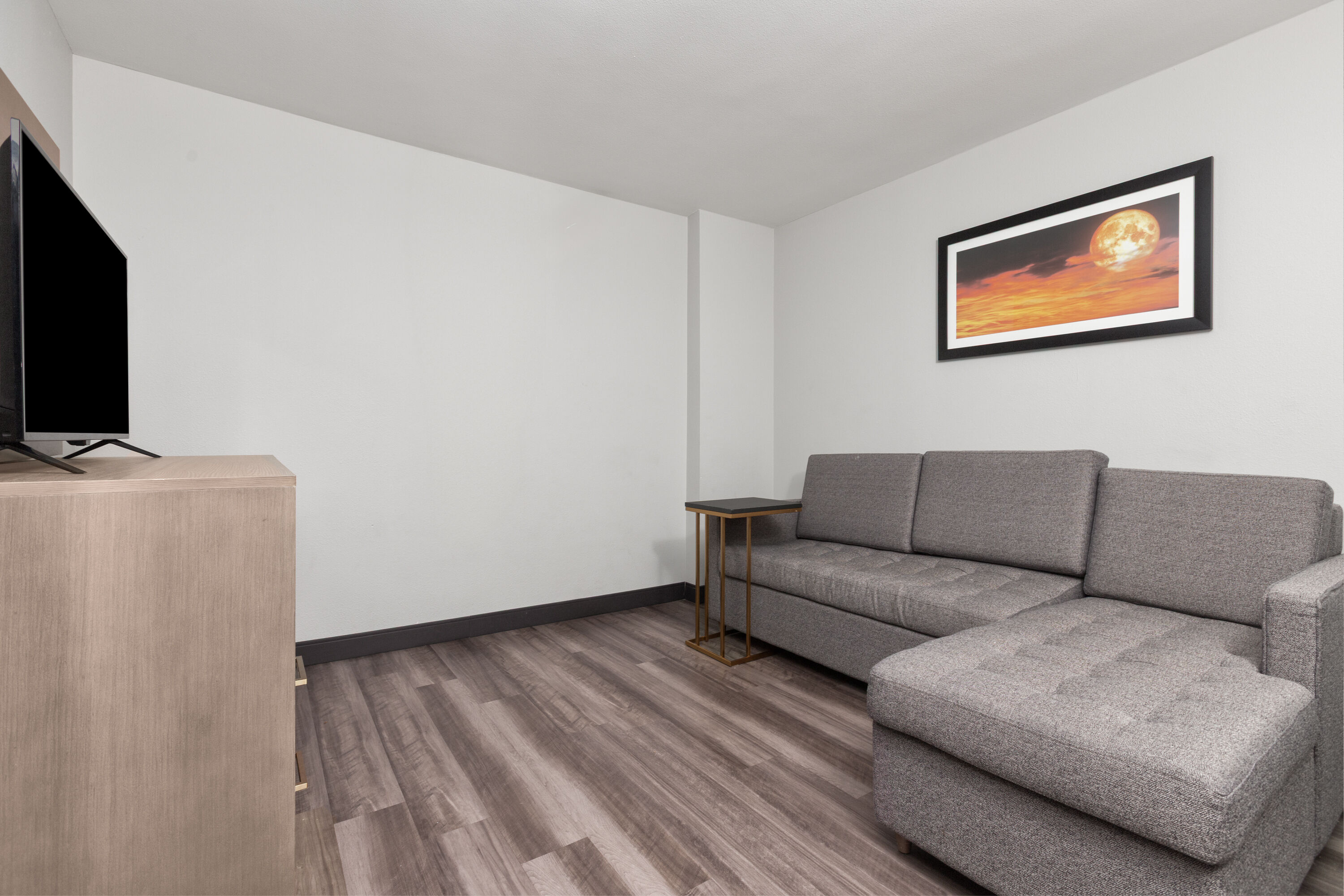 La Quinta Inn & Suites by Wyndham Dallas I-35 Walnut Hill Ln suite in Dallas, Texas