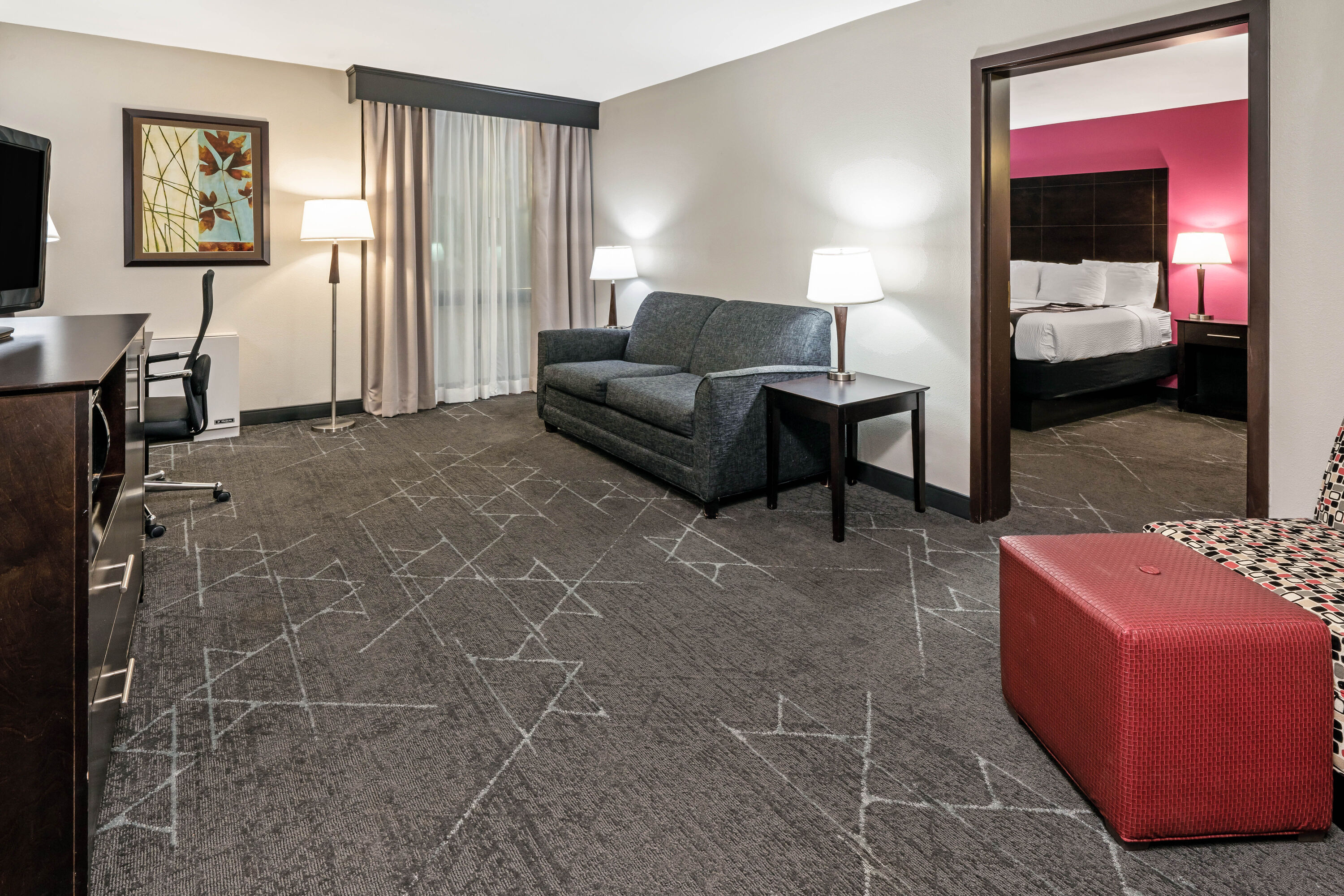 La Quinta Inn & Suites by Wyndham Dallas I-35 Walnut Hill Ln suite in Dallas, Texas