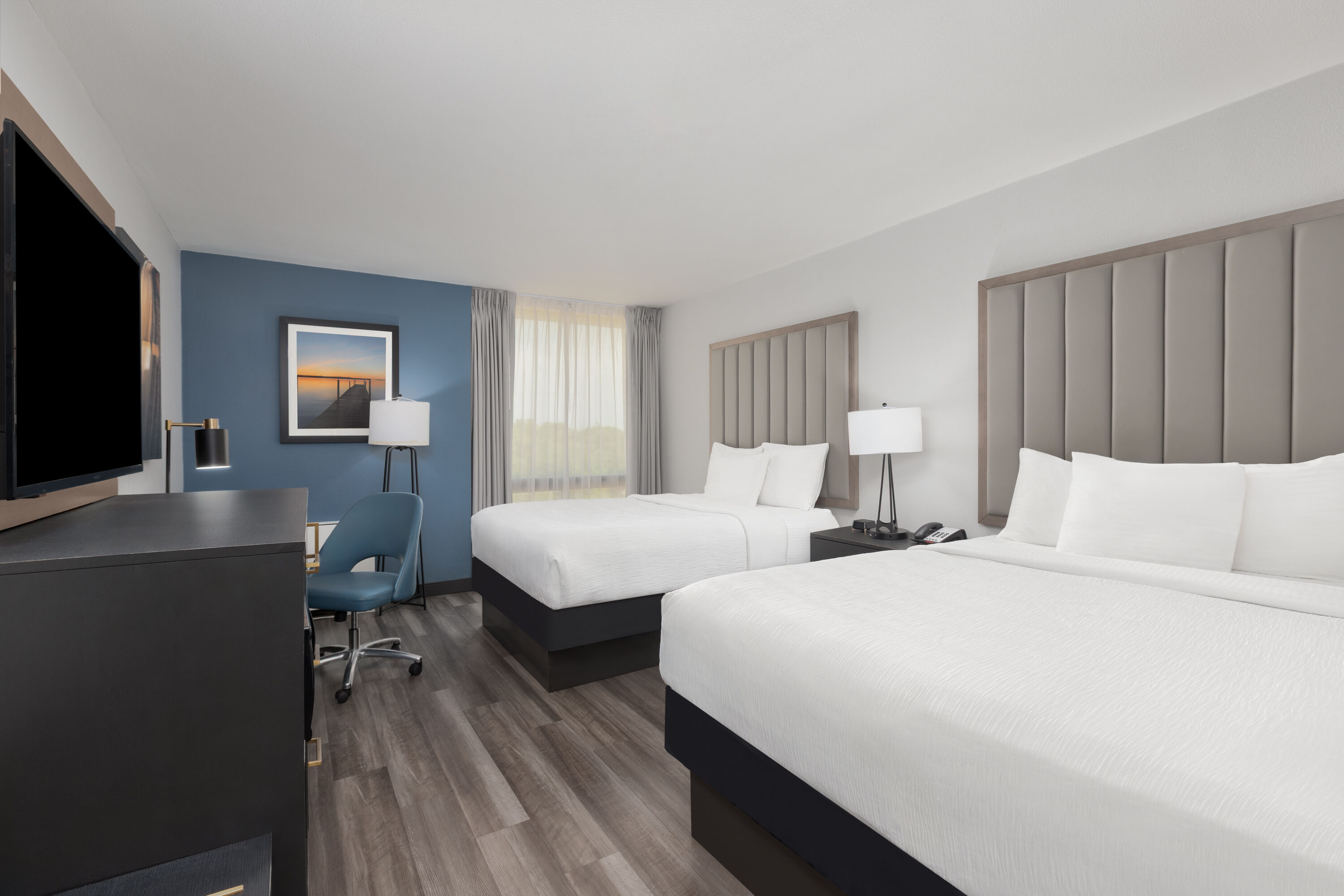 La Quinta Inn & Suites by Wyndham Dallas I-35 Walnut Hill Ln suite in Dallas, Texas
