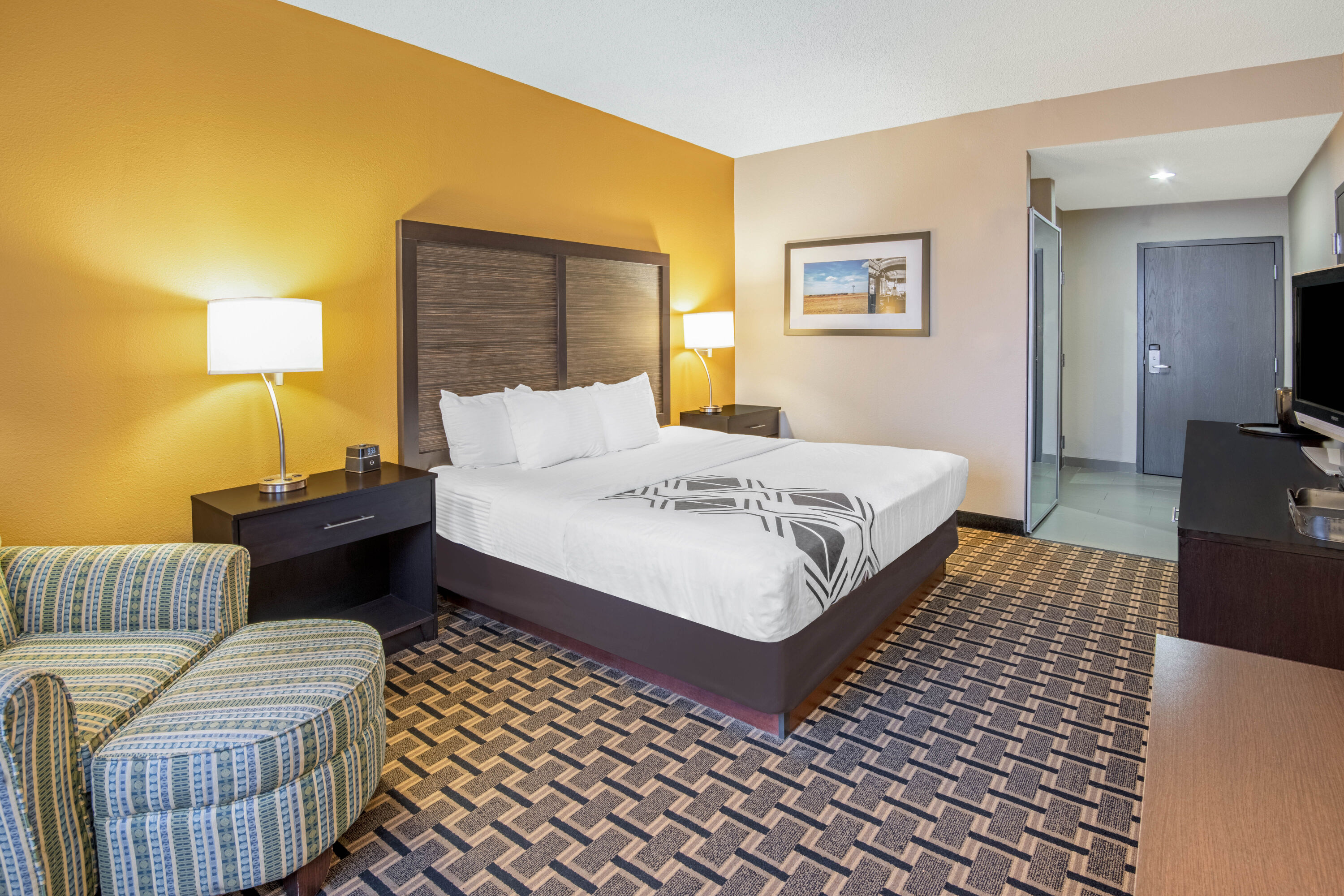 Guest room at the La Quinta Inn & Suites by Wyndham Denison - N. Lake Texoma in Denison, Texas