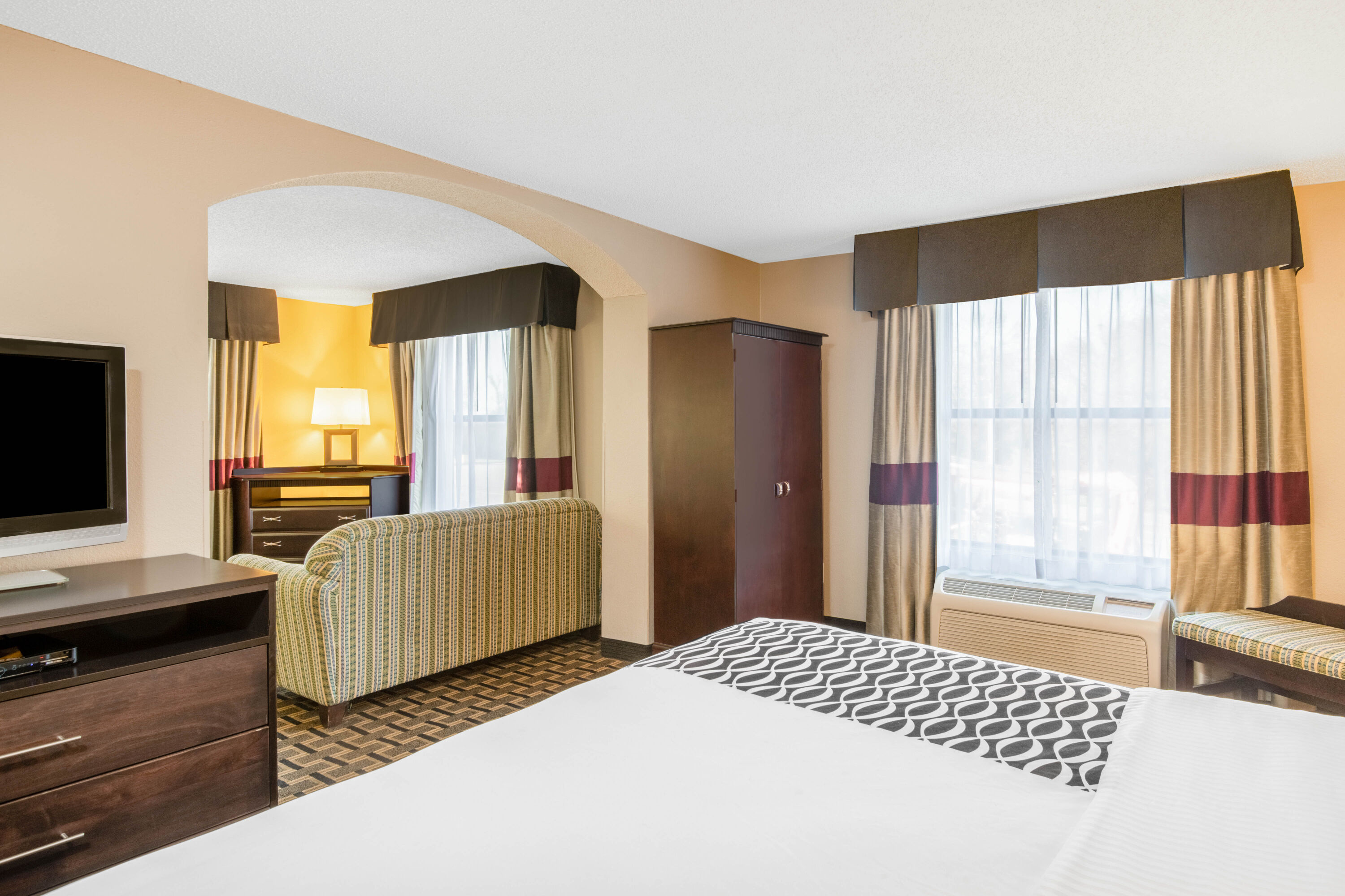 La Quinta Inn & Suites by Wyndham Denison - N. Lake Texoma suite in Denison, Texas