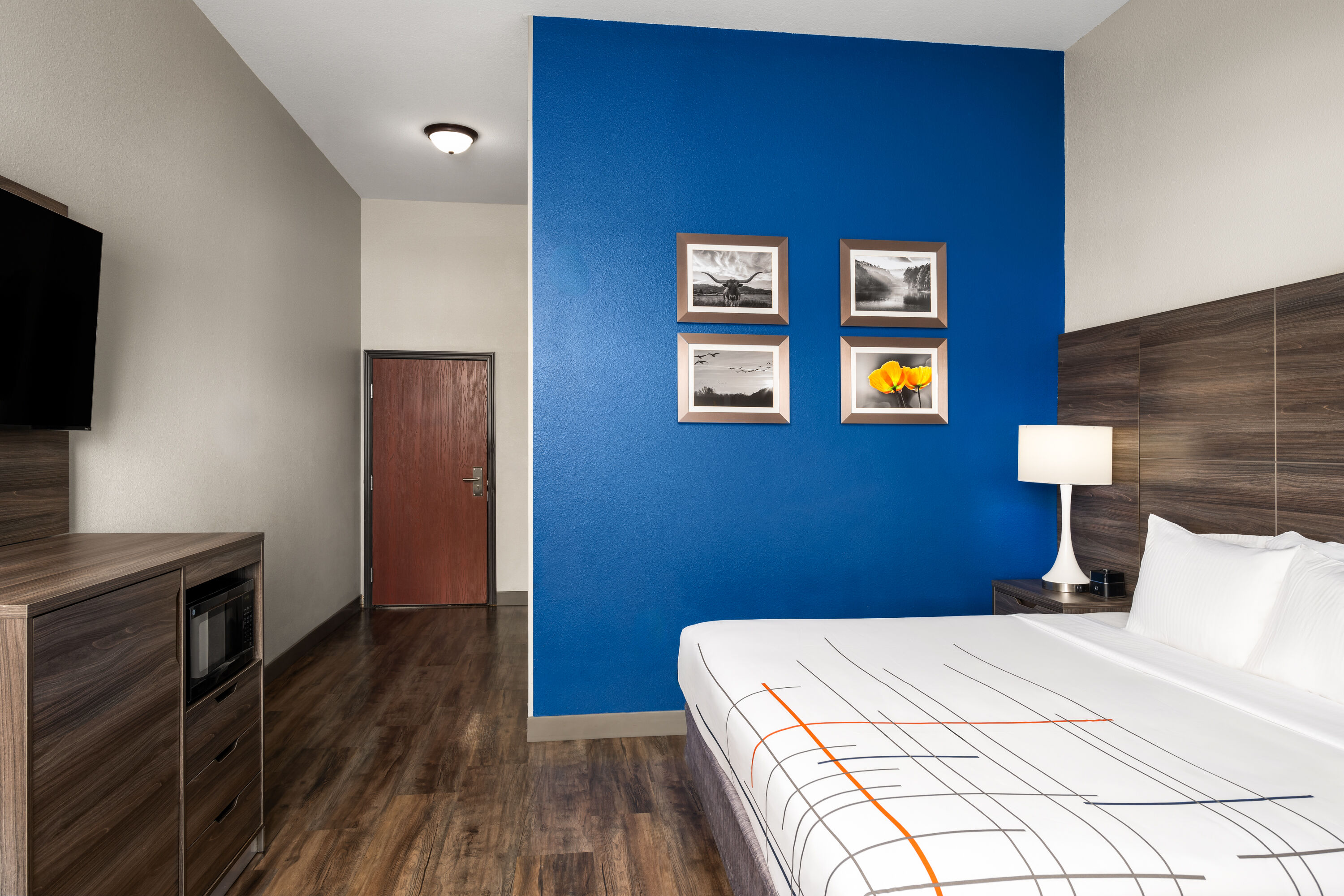 Guest room at the La Quinta Inn & Suites by Wyndham Denton - University Drive in Denton, Texas