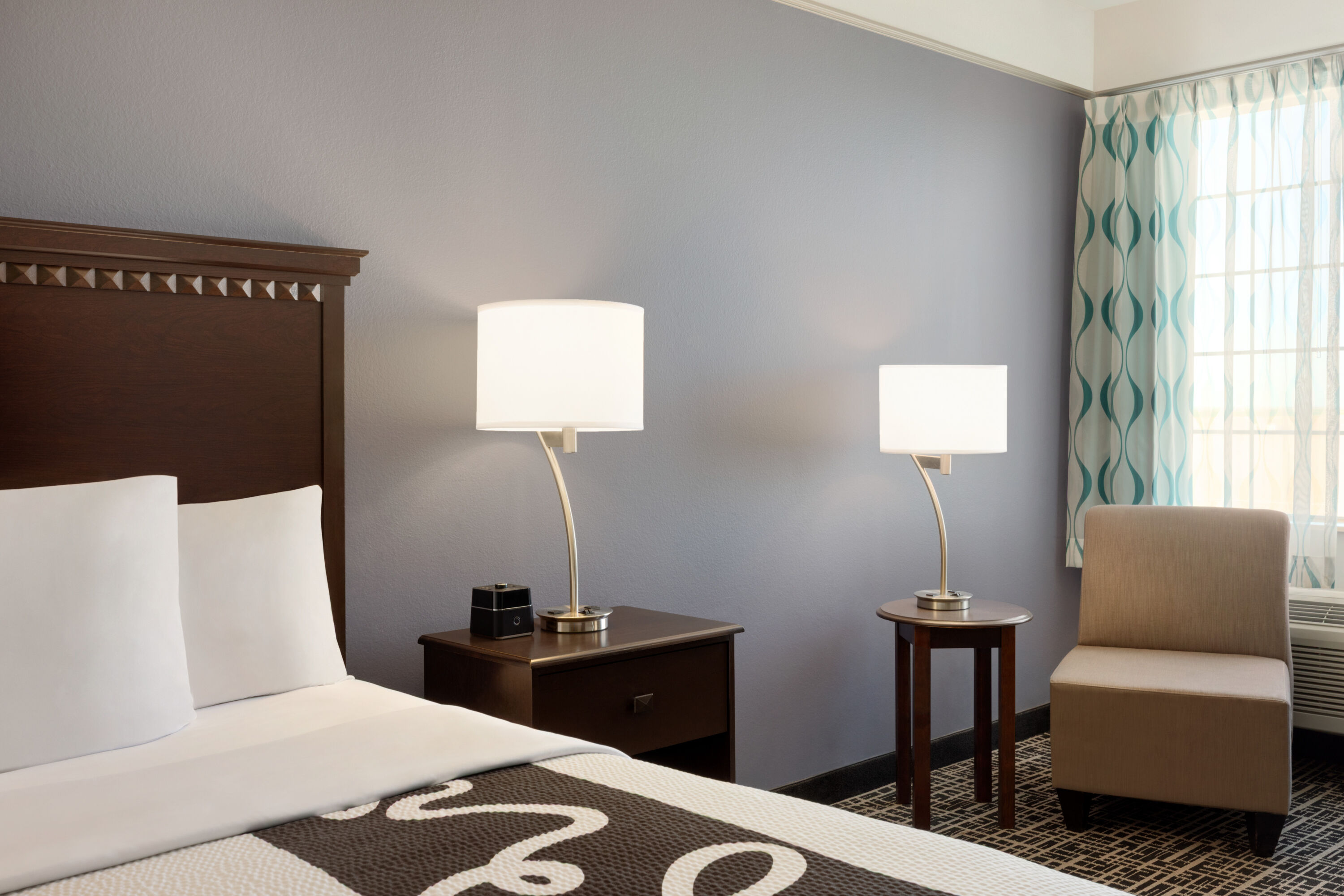 Guest room at the La Quinta Inn & Suites by Wyndham Dumas in Dumas, Texas