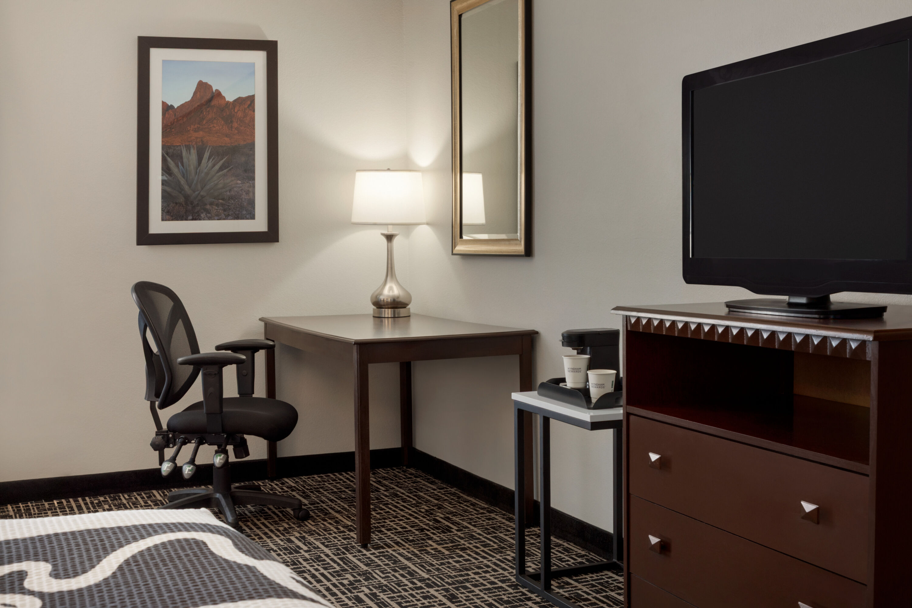 Guest room at the La Quinta Inn & Suites by Wyndham Dumas in Dumas, Texas