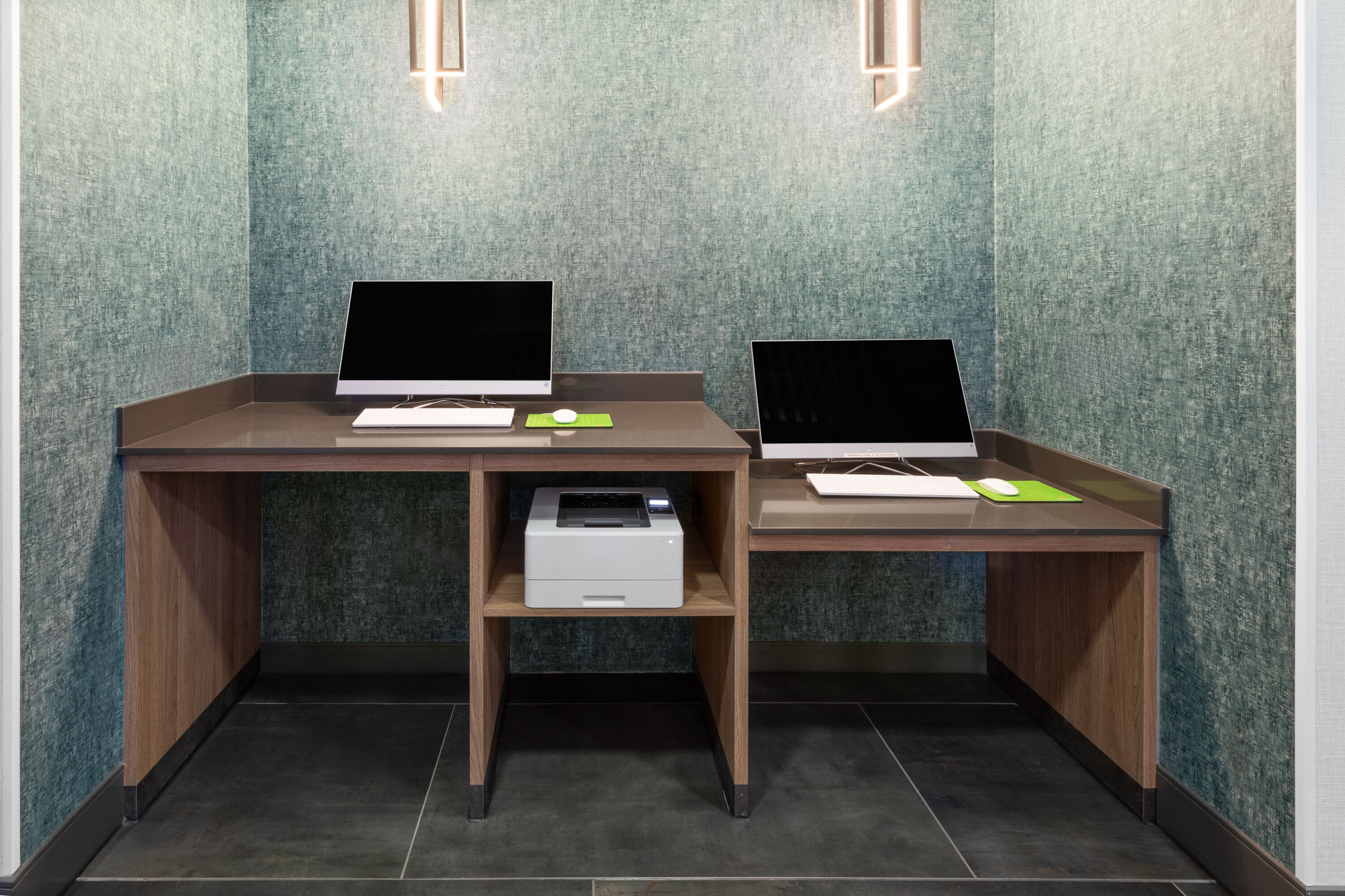 La Quinta Inn & Suites by Wyndham El Paso East Loop-375 business center in El Paso, Texas