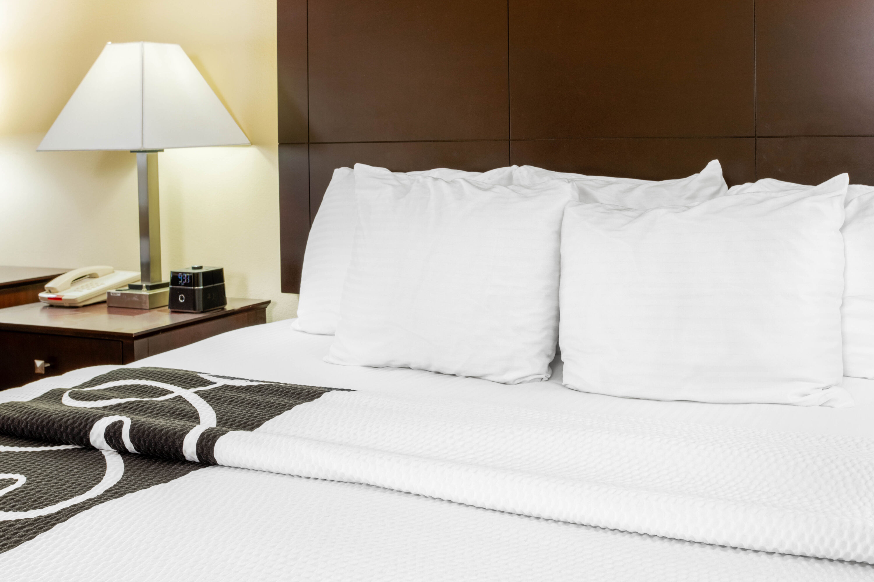 Guest room feature at the La Quinta Inn & Suites by Wyndham Ennis in Ennis, Texas