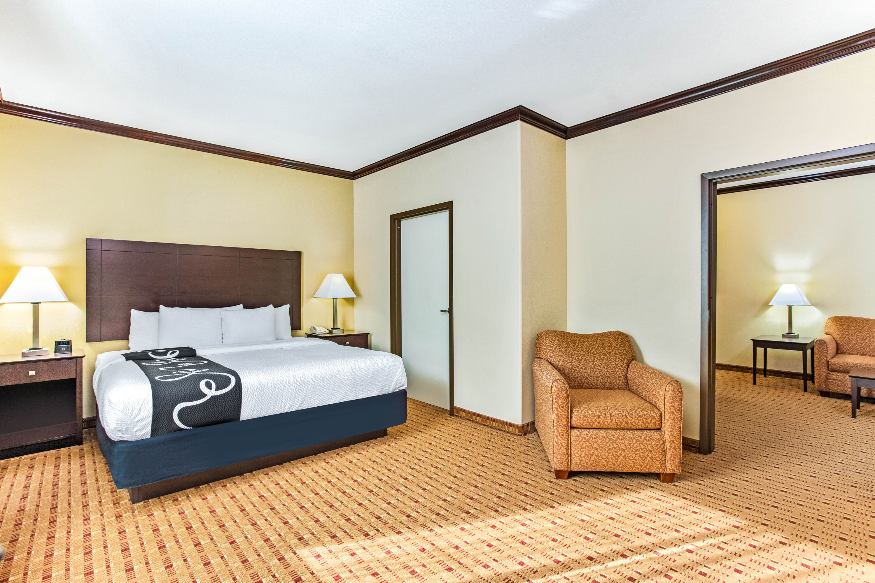 La Quinta Inn & Suites by Wyndham Ennis suite in Ennis, Texas