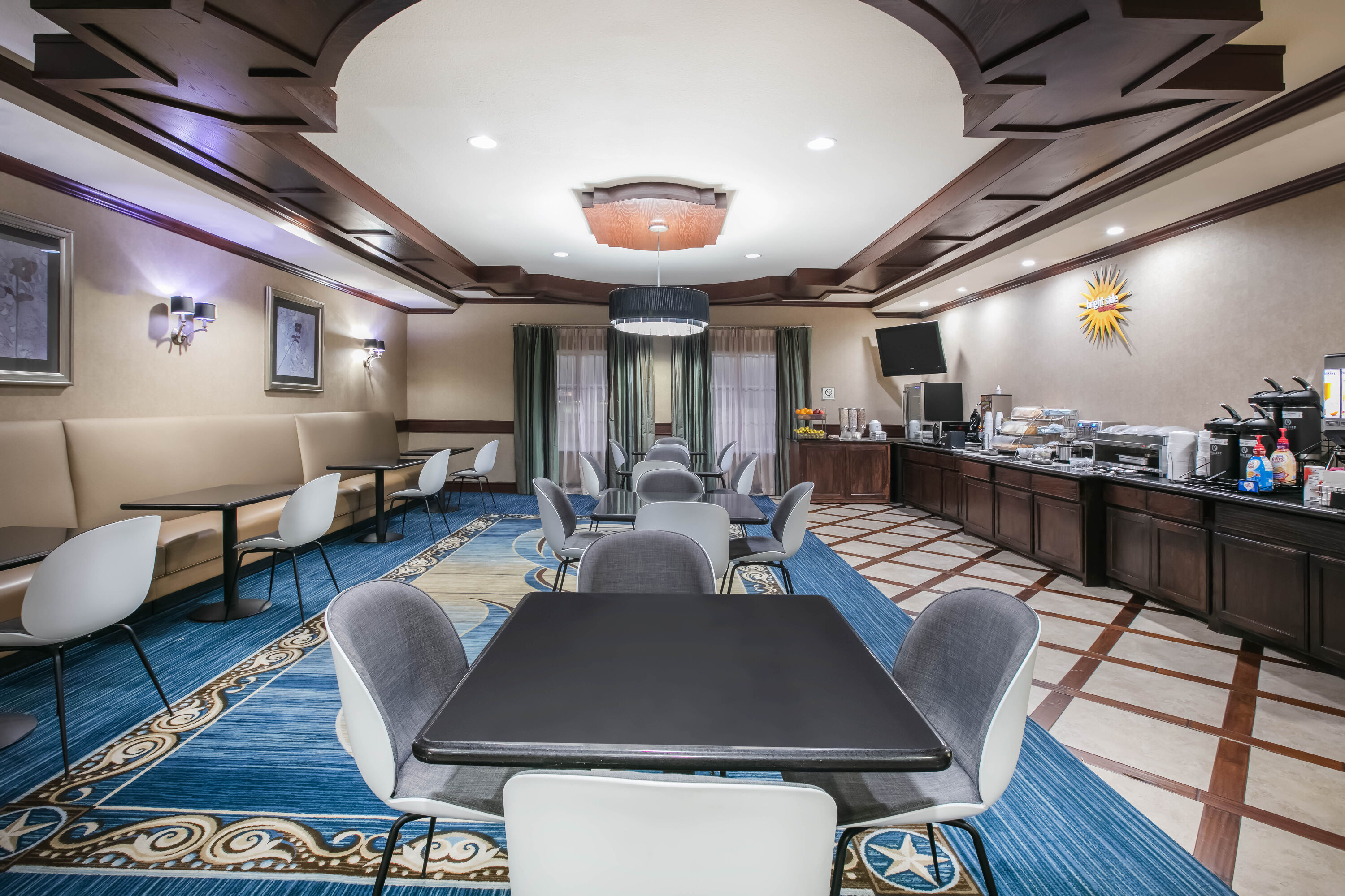 Free breakfast at La Quinta Inn & Suites by Wyndham DFW Airport West - Euless in Euless, Texas