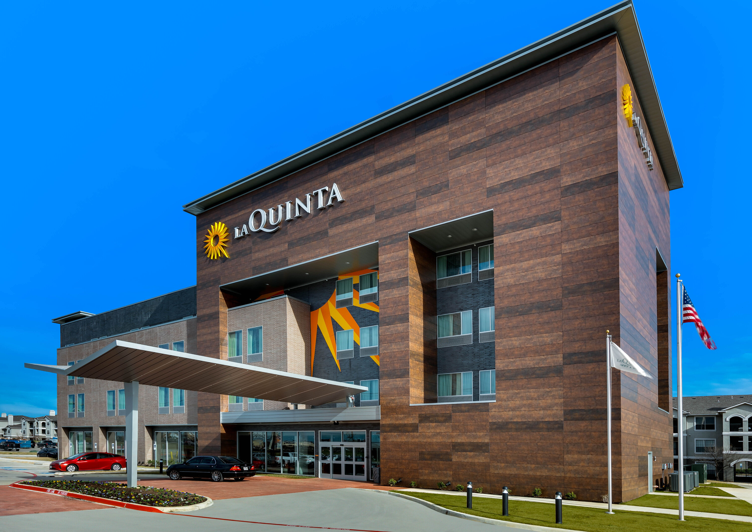 Exterior Day Image of La Quinta Inn & Suites by Wyndham DFW West-Glade Parks hotel in Euless, Texas
