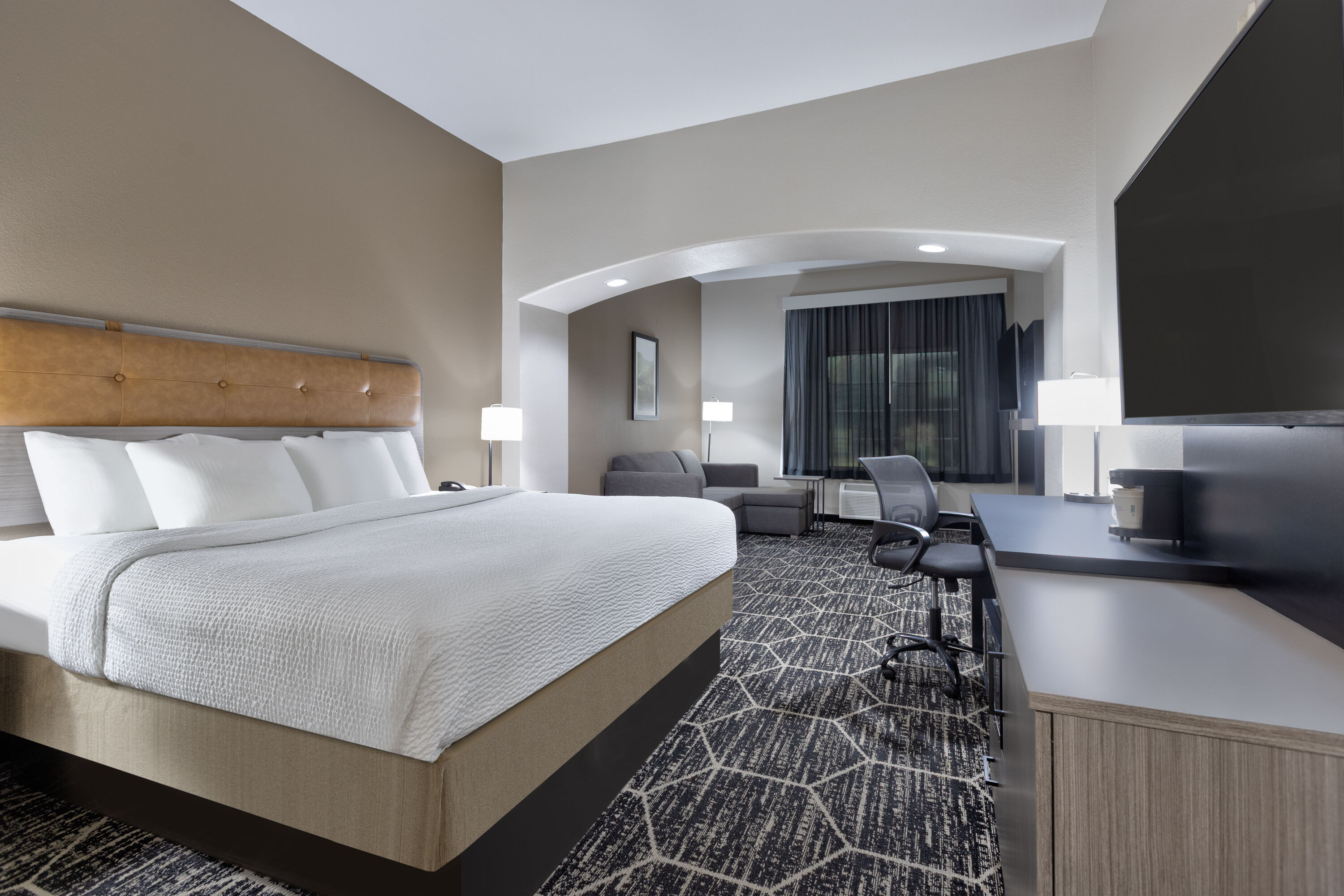 La Quinta Inn & Suites by Wyndham Fairfield TX suite in Fairfield, Texas