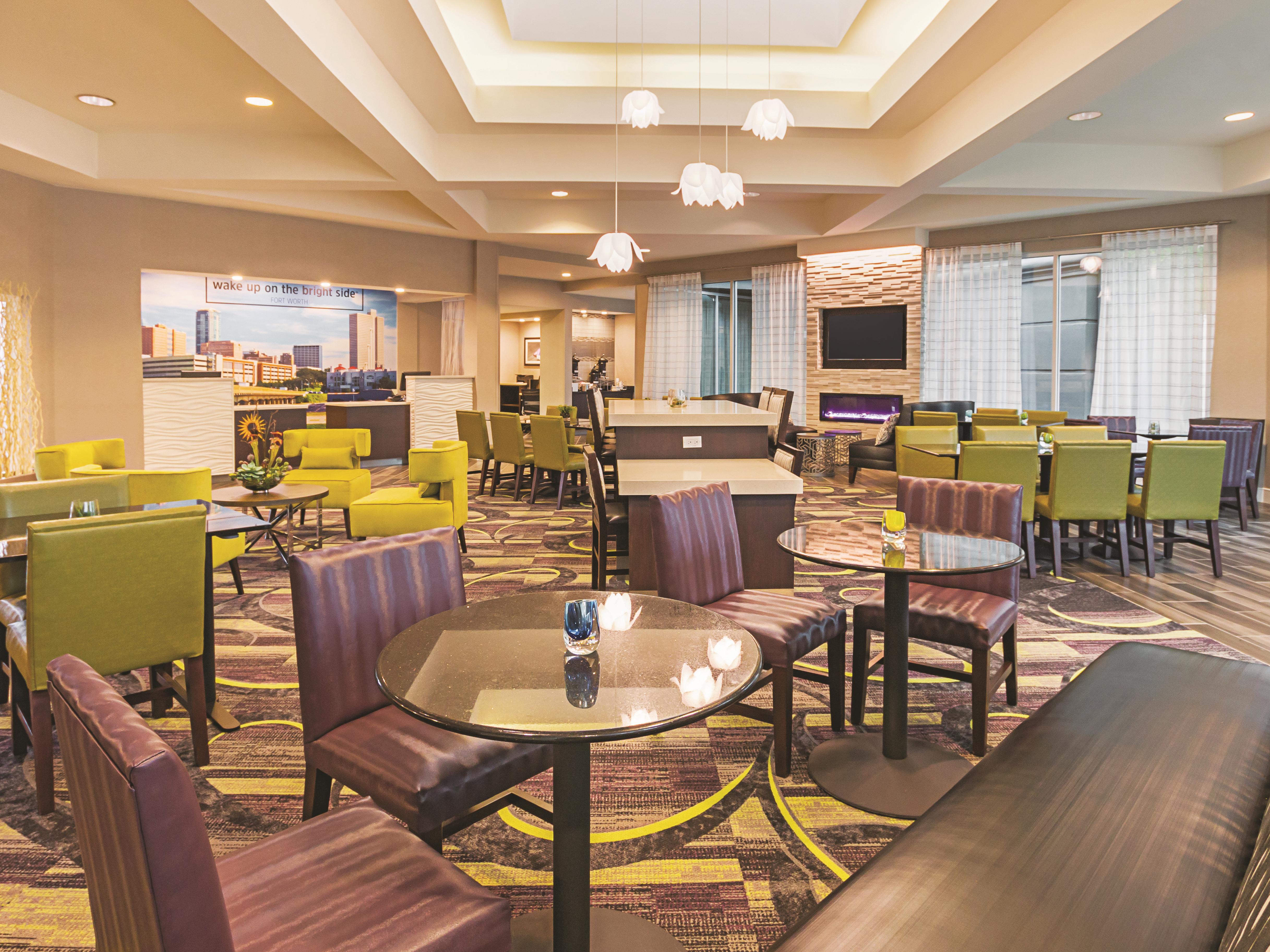 La Quinta Inn Amp Suites By Wyndham Fort Worth City View