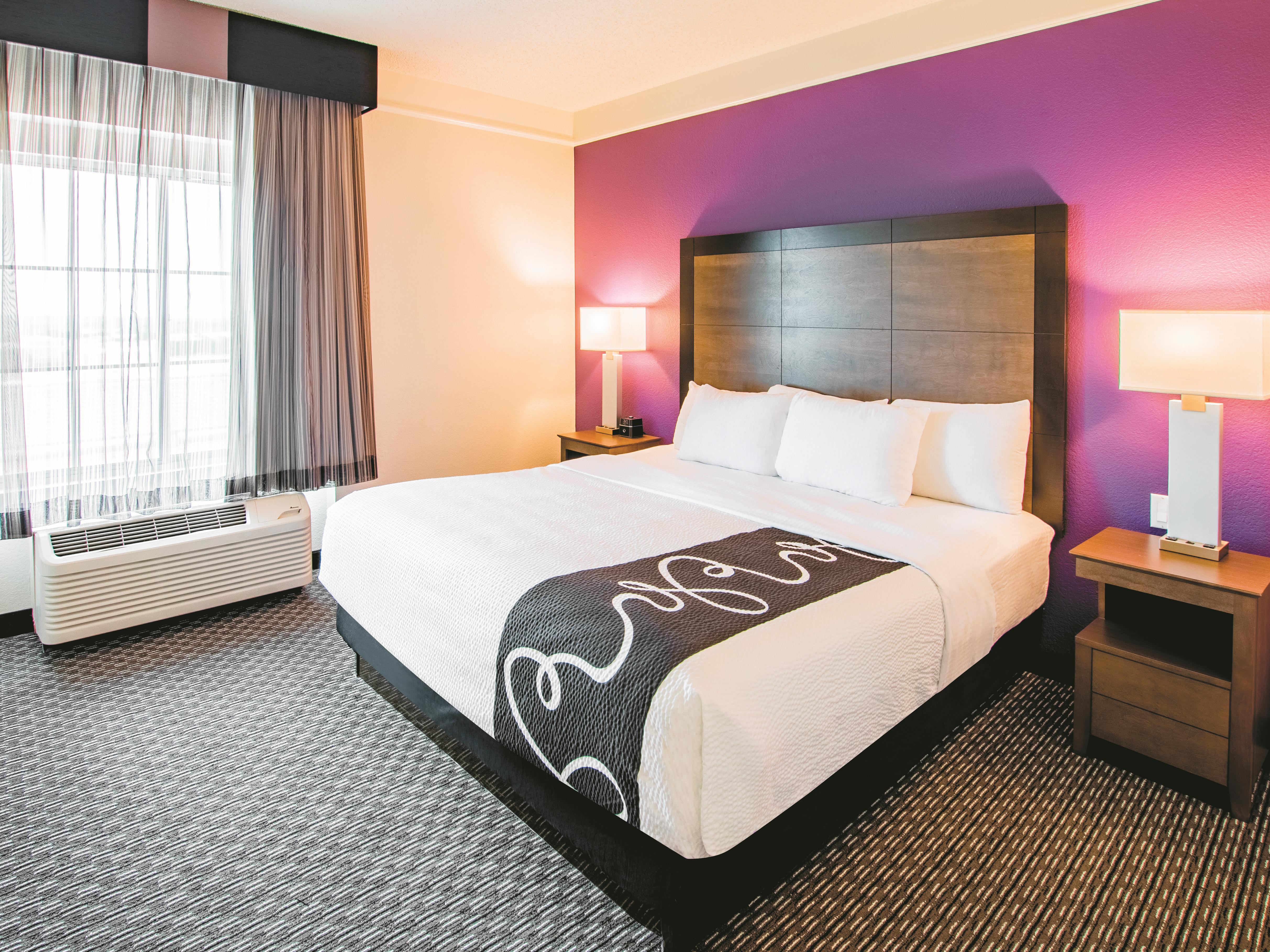 La Quinta Inn & Suites by Wyndham Fort Worth City View suite in Fort Worth, Texas