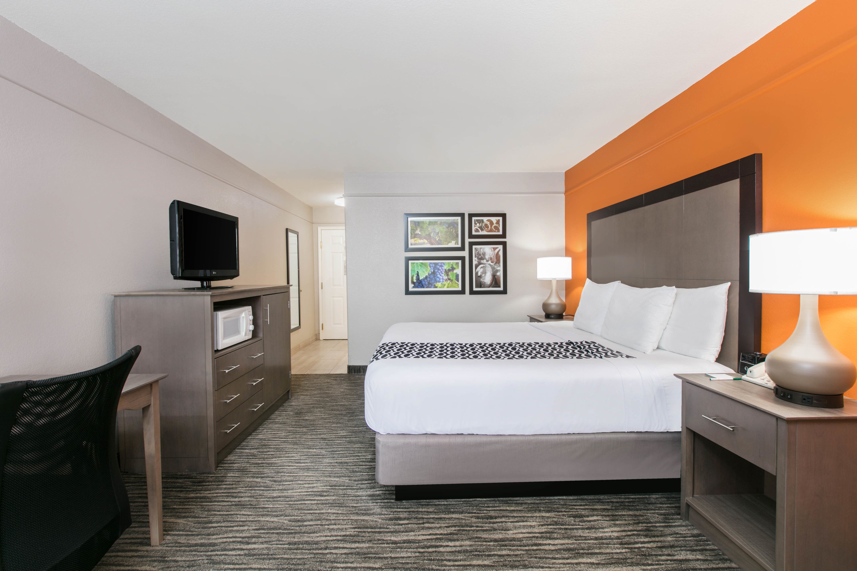 La Quinta Inn & Suites by Wyndham Fredericksburg | Fredericksburg, TX