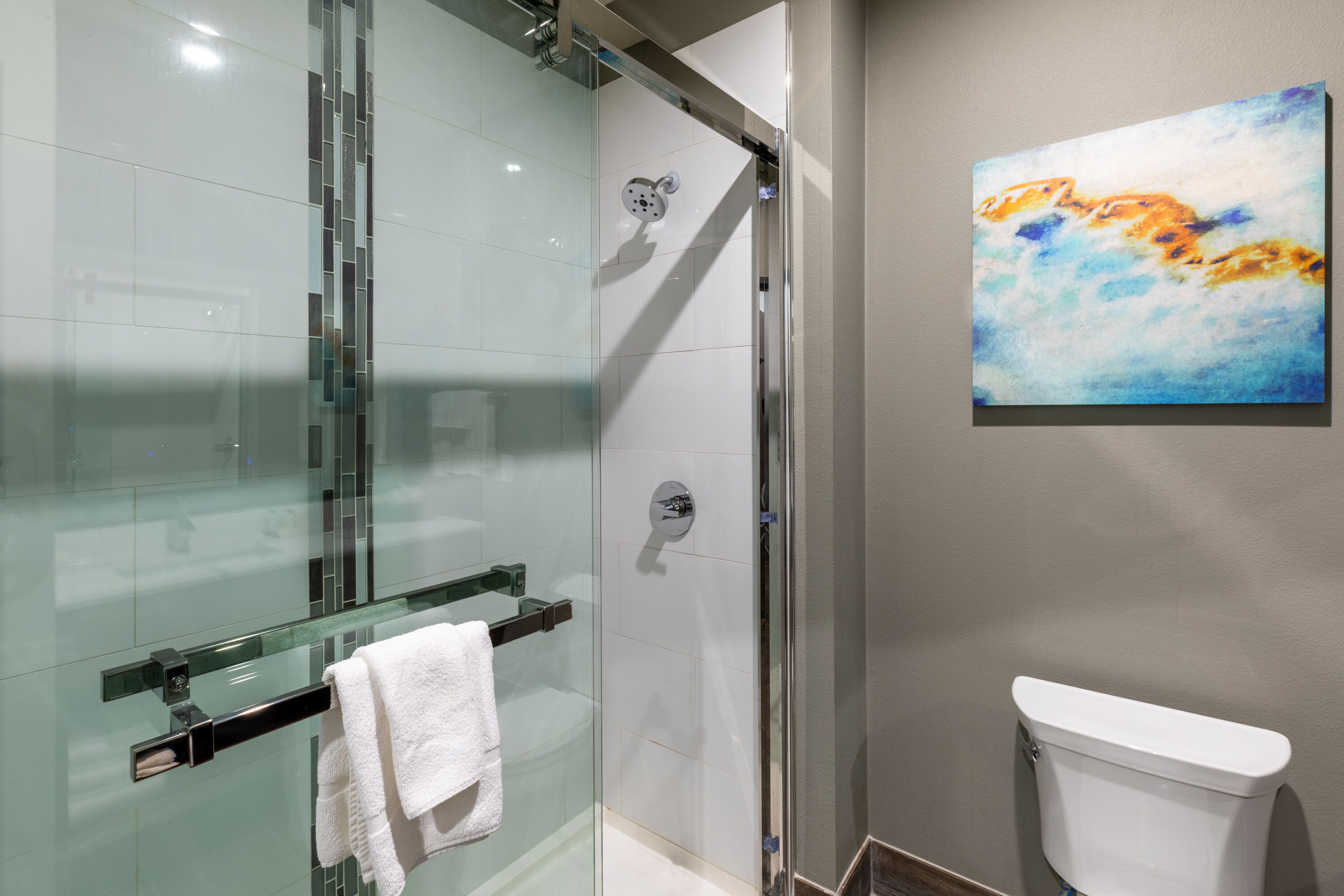 Guest room bath at the La Quinta Inn & Suites by Wyndham Dallas - Frisco Stadium in Frisco, Texas