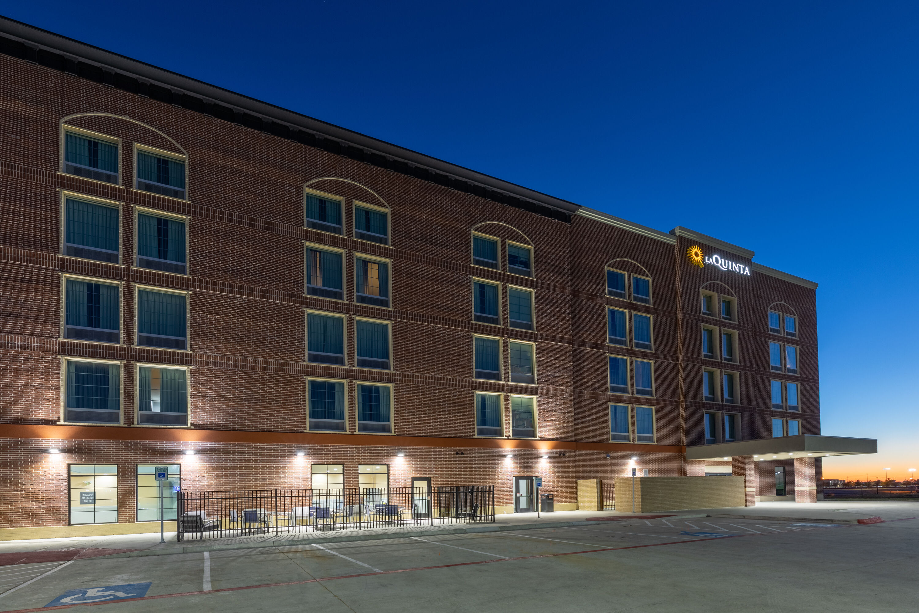 La Quinta Inn & Suites by Wyndham Frisco Fieldhouse North Frisco, TX