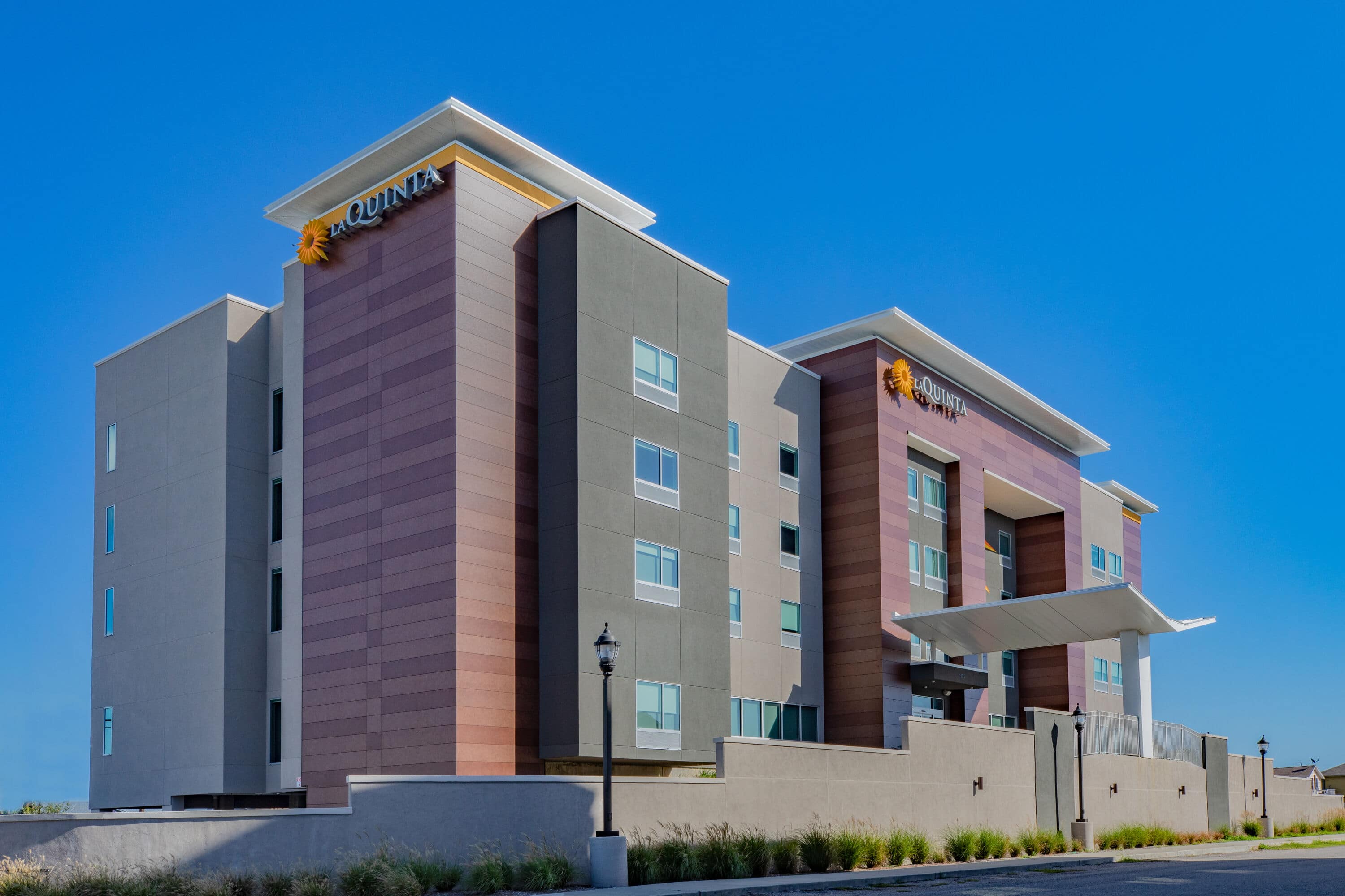 La Quinta Inn & Suites by Wyndham Galveston North at I45 Galveston
