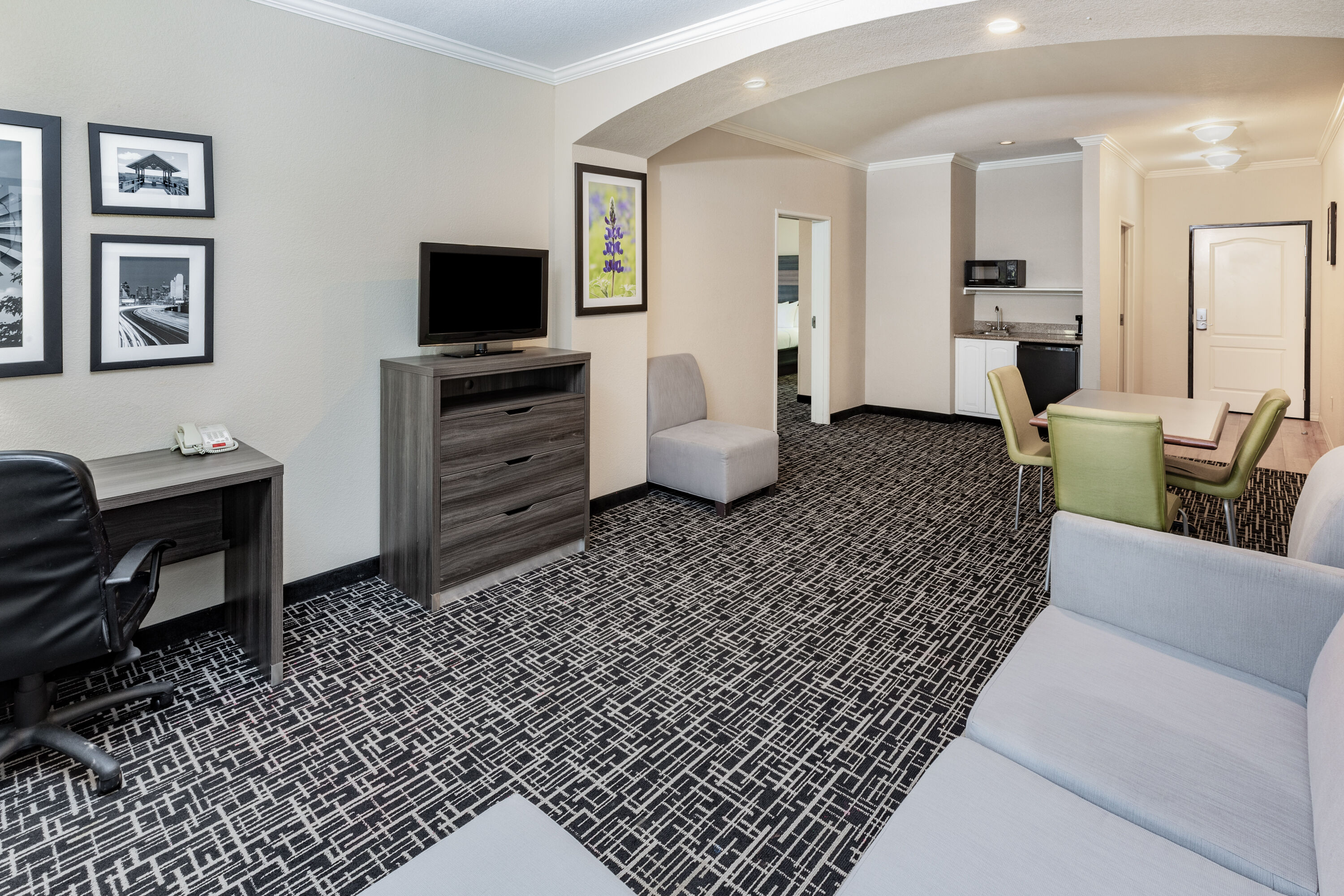 La Quinta Inn & Suites by Wyndham Garland Harbor Point Garland, TX Hotels