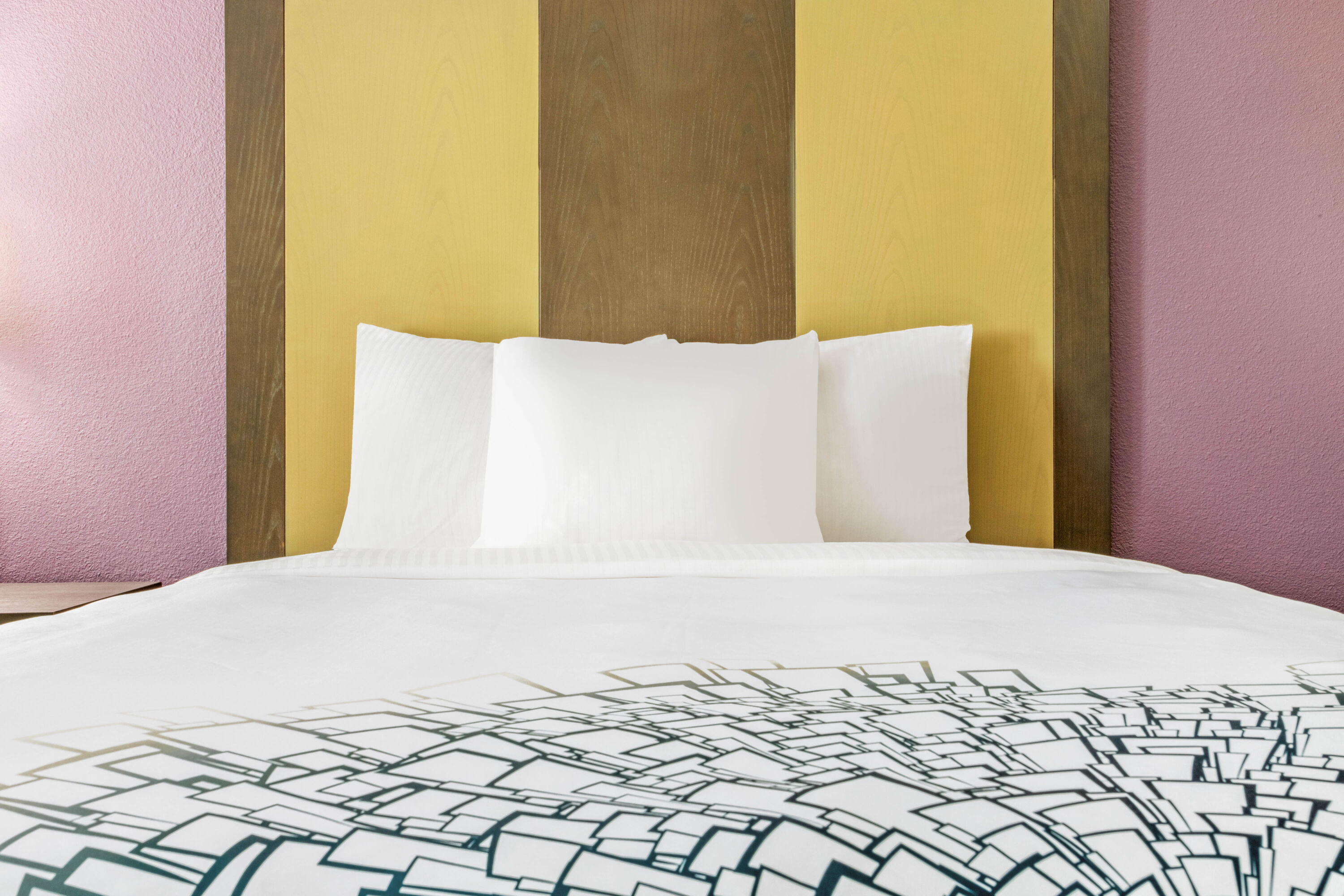 Guest room feature at the La Quinta Inn & Suites by Wyndham Hillsboro in Hillsboro, Texas