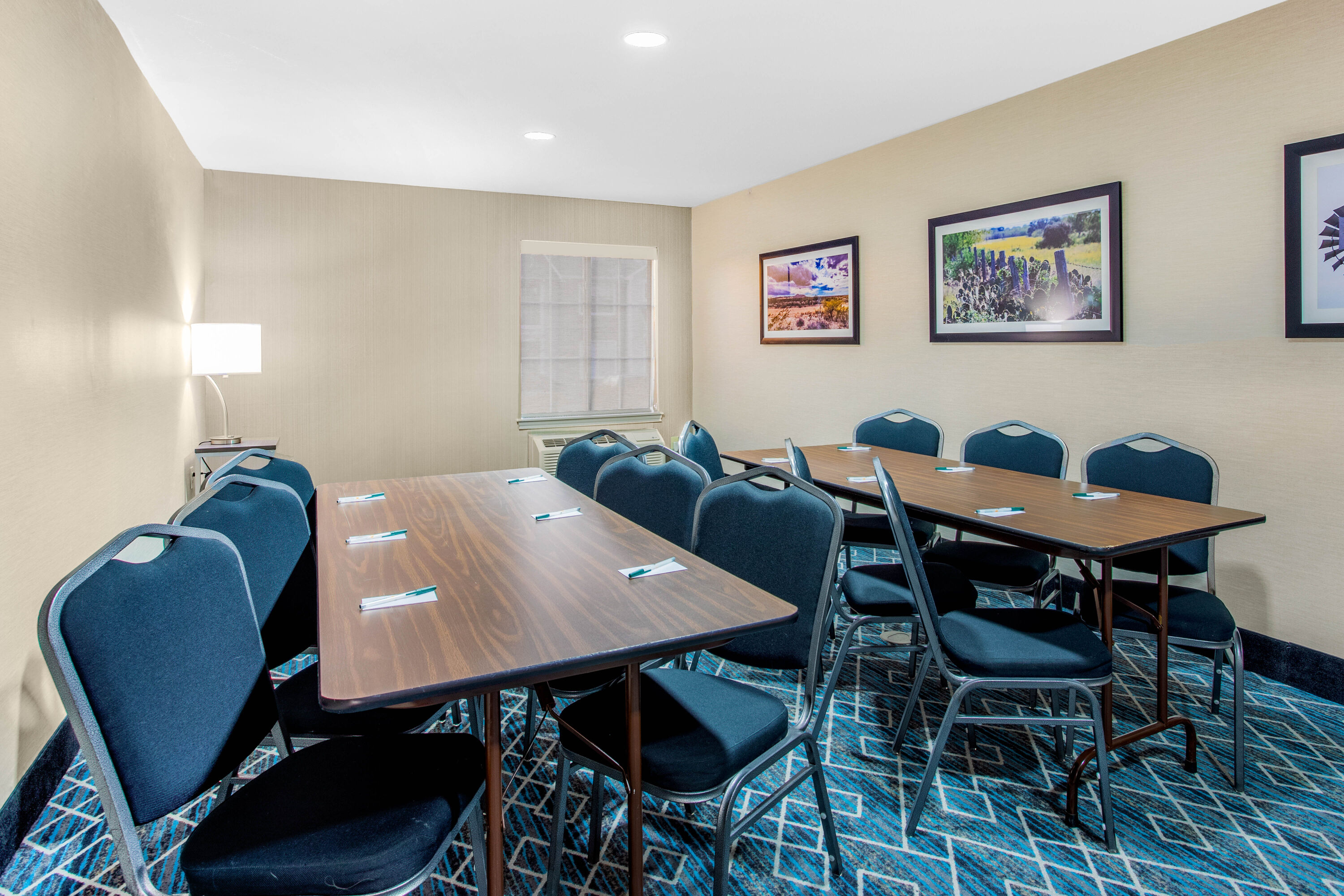 Meeting room at La Quinta Inn & Suites by Wyndham Hillsboro in Hillsboro, Texas